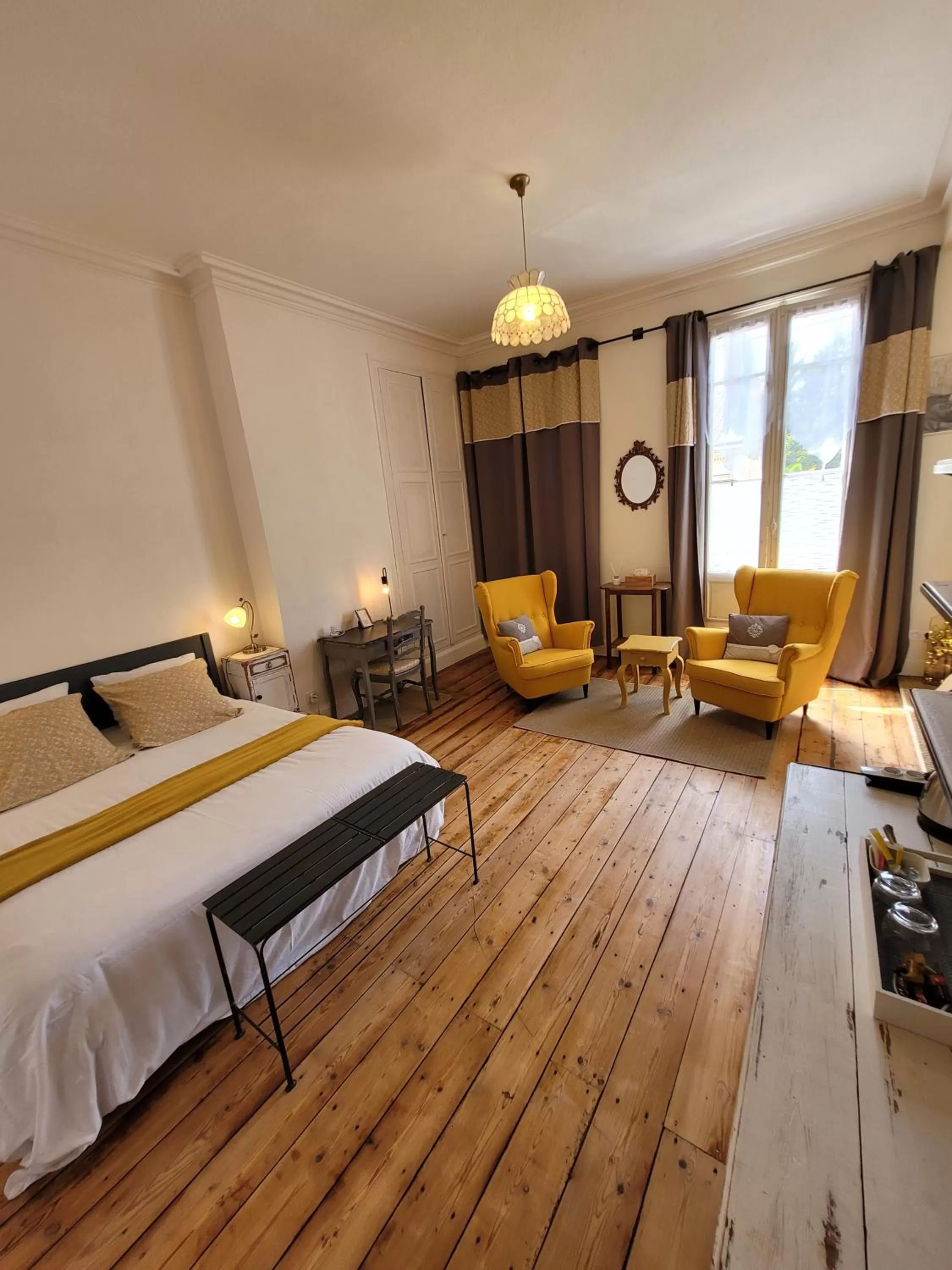 Bed in Madeleine Bergerac