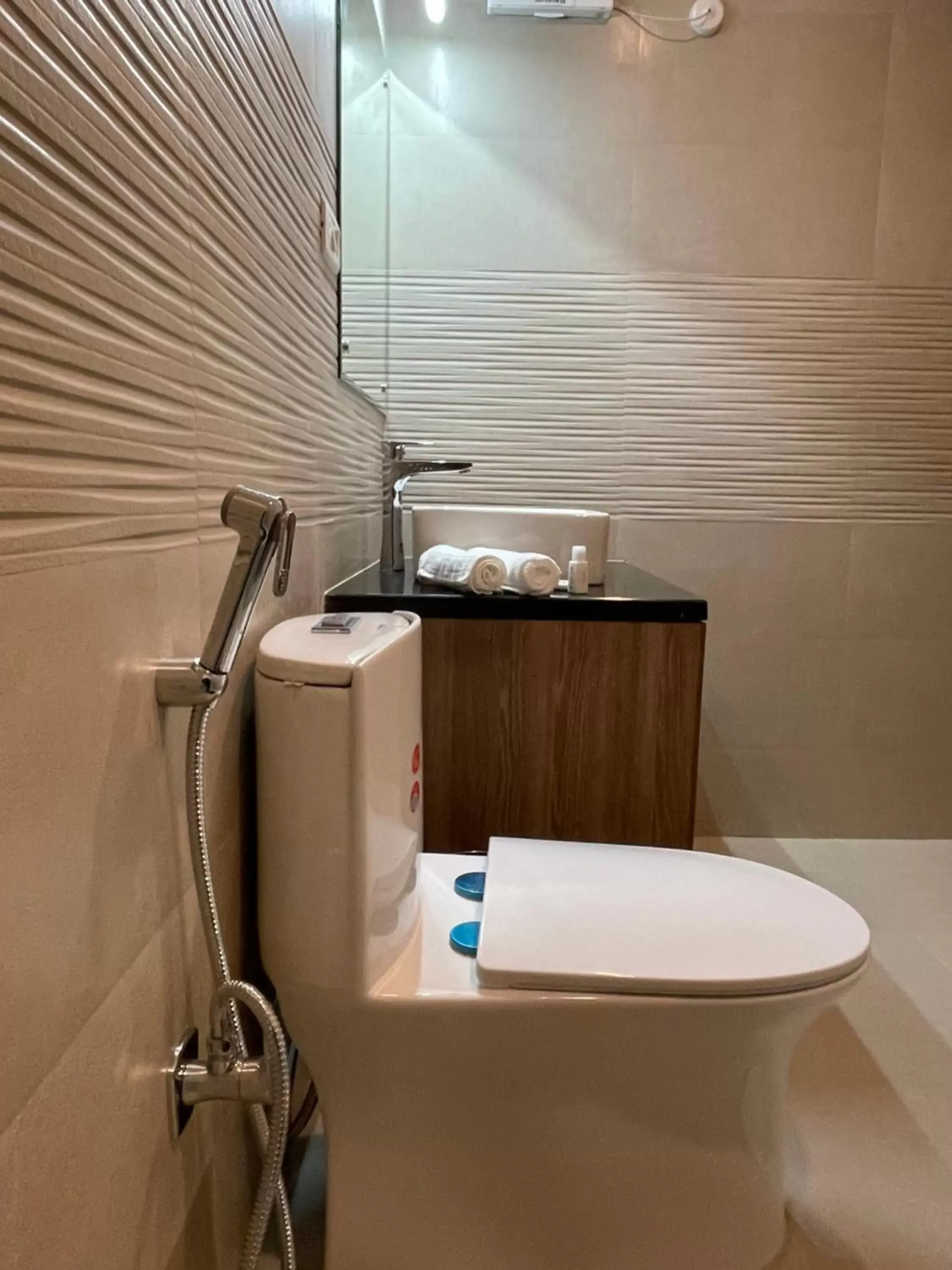 Superior King Room in The Edgeworth Superior King Room in The Edgeworth