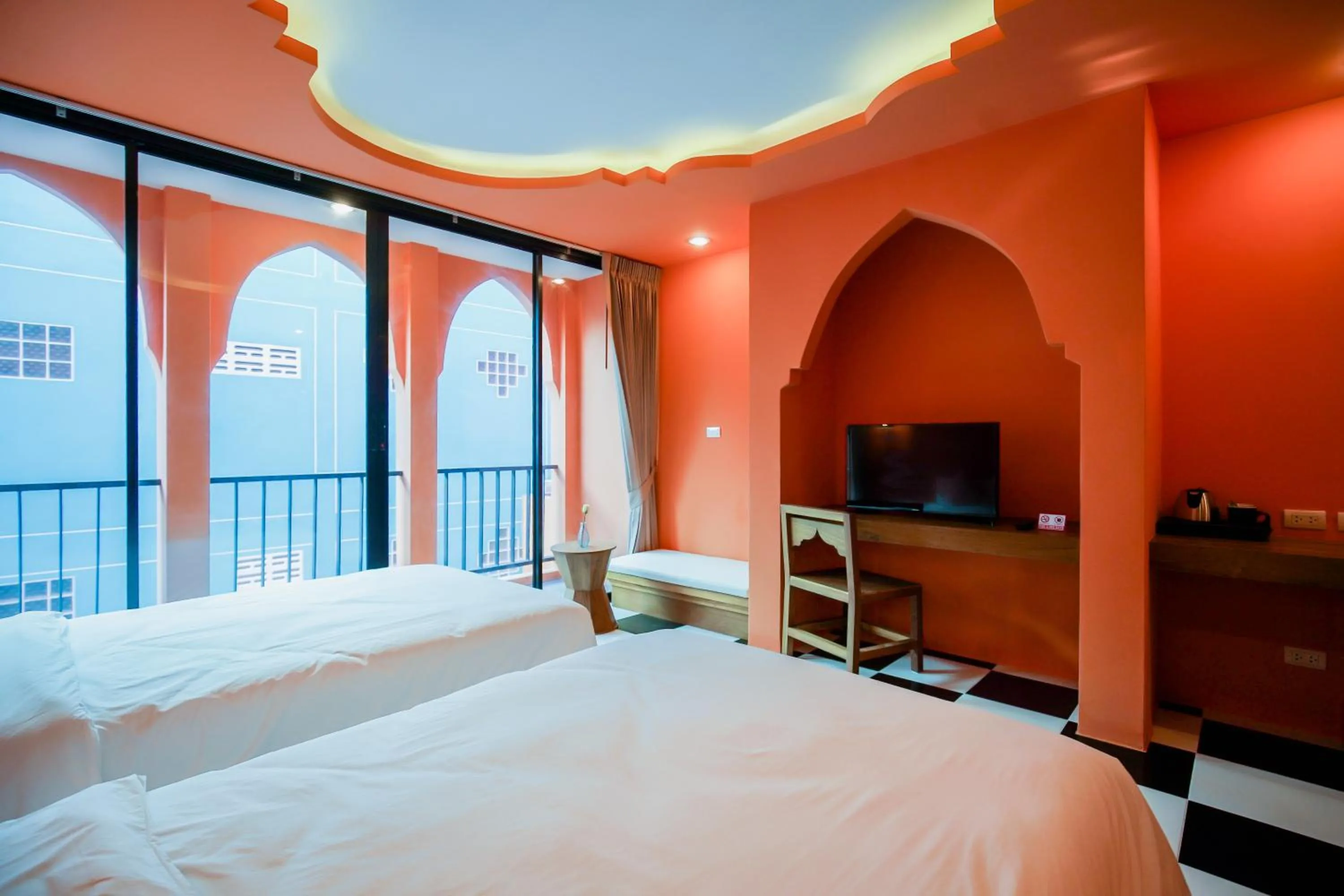 Photo of the whole room, Bed in Khaleej Mass Hotel Patong