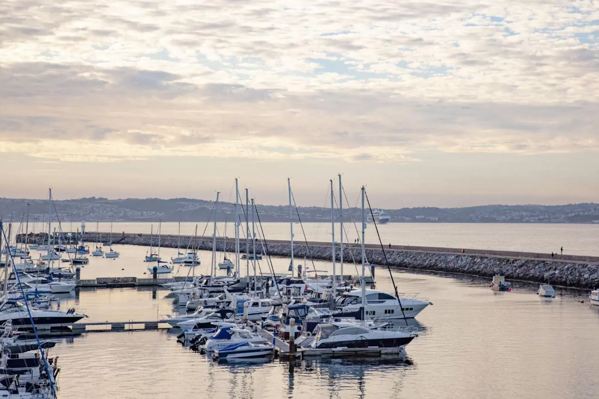 Sea view in Golden Vanity, Maritime Suites, Brixham