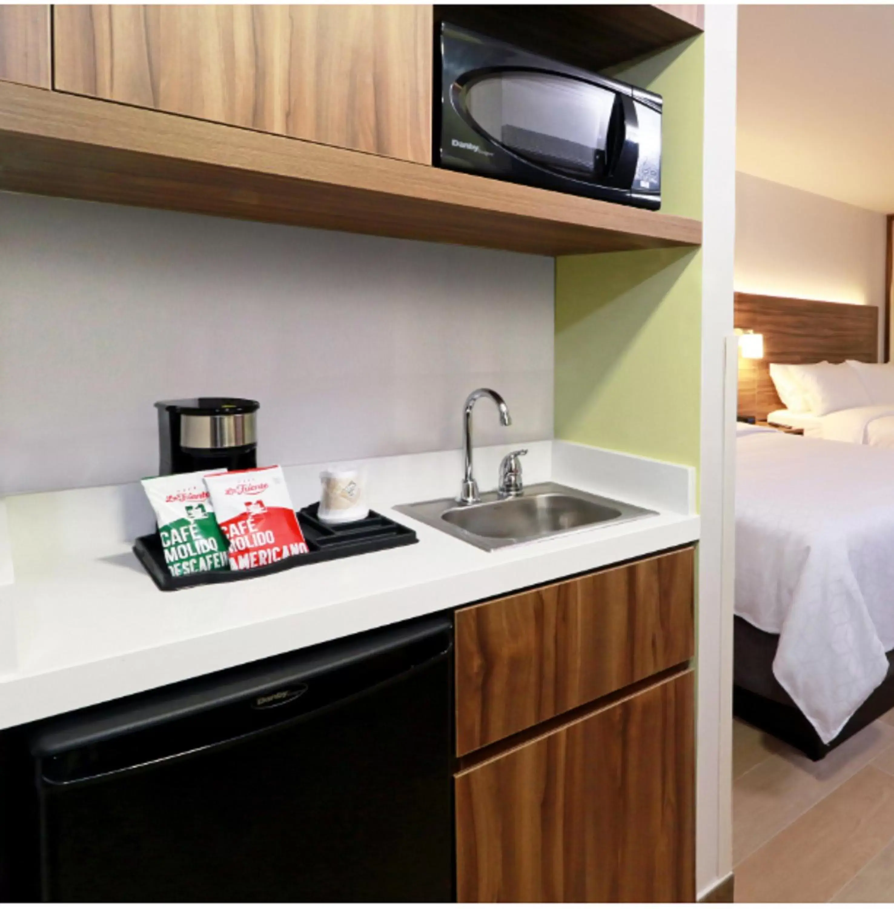 Coffee/tea facilities, Kitchen/Kitchenette in Holiday Inn Express & Suites - Playa del Carmen, an IHG Hotel