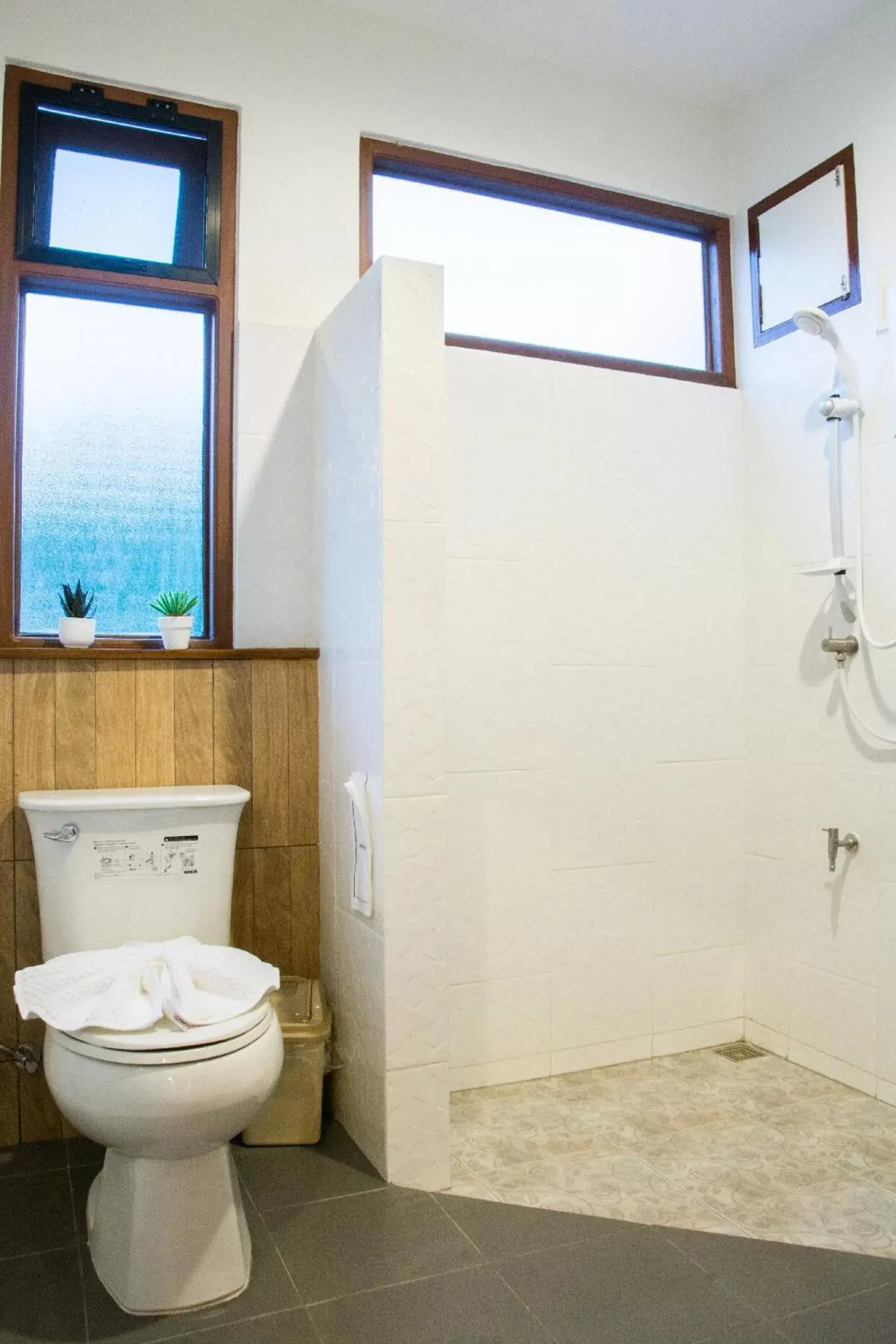 Bathroom in The Old City Wall Inn