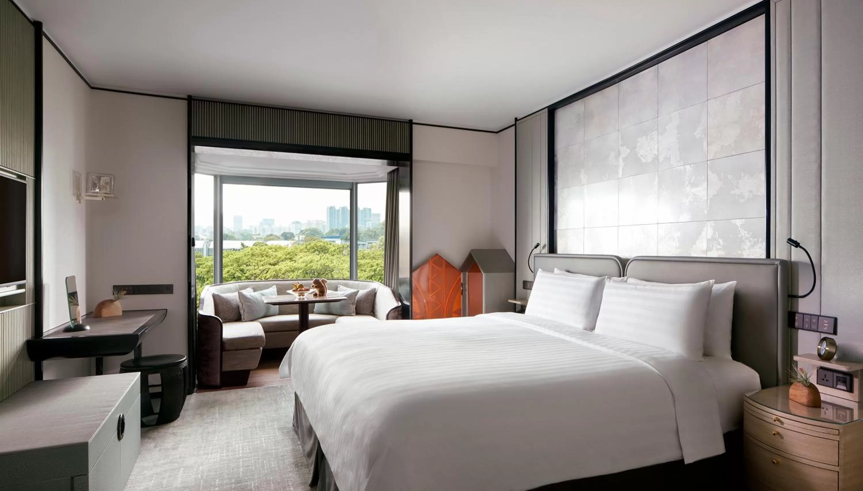 Bed in Shangri-La Singapore