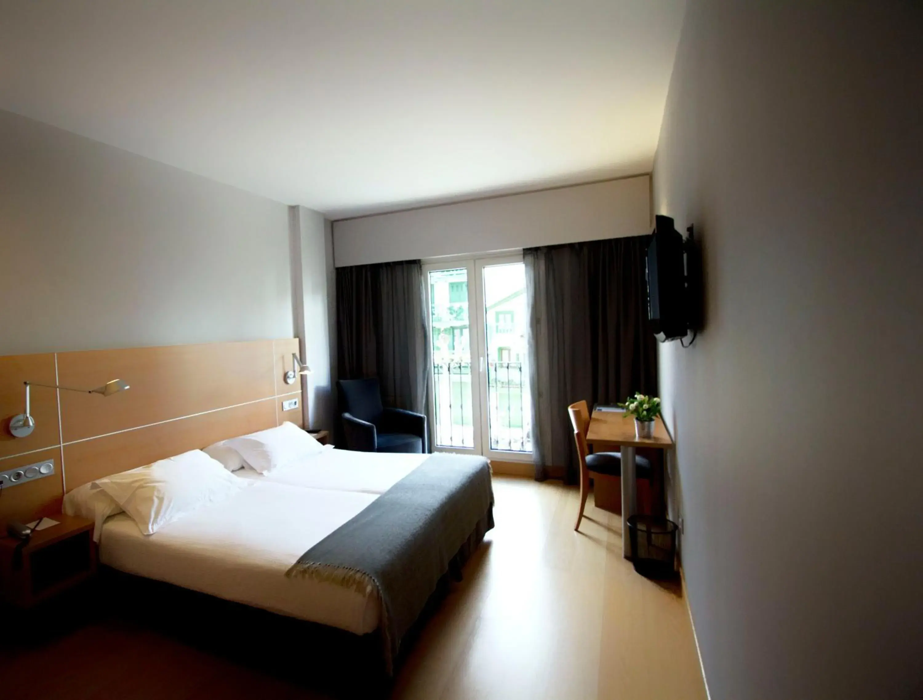 Photo of the whole room, Bed in Hotel Jauregui Photo of the whole room, Bed in Hotel Jauregui