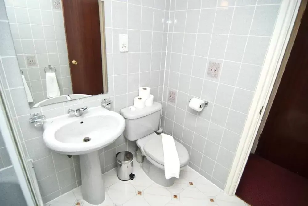 Bathroom in Alexandra Hotel