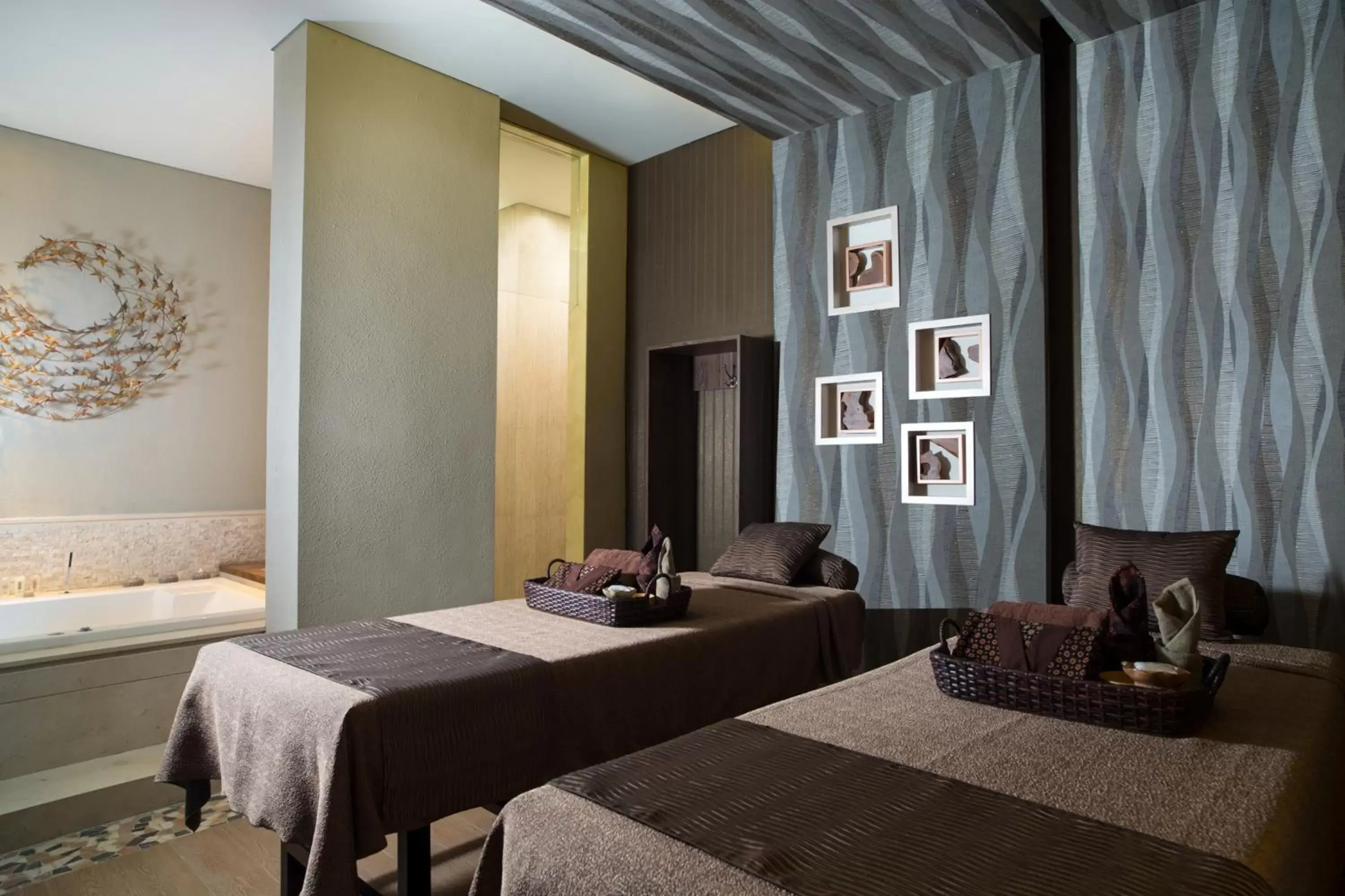 Massage, Bed in Holiday Inn Cikarang Jababeka by IHG Massage, Bed in Holiday Inn Cikarang Jababeka by IHG