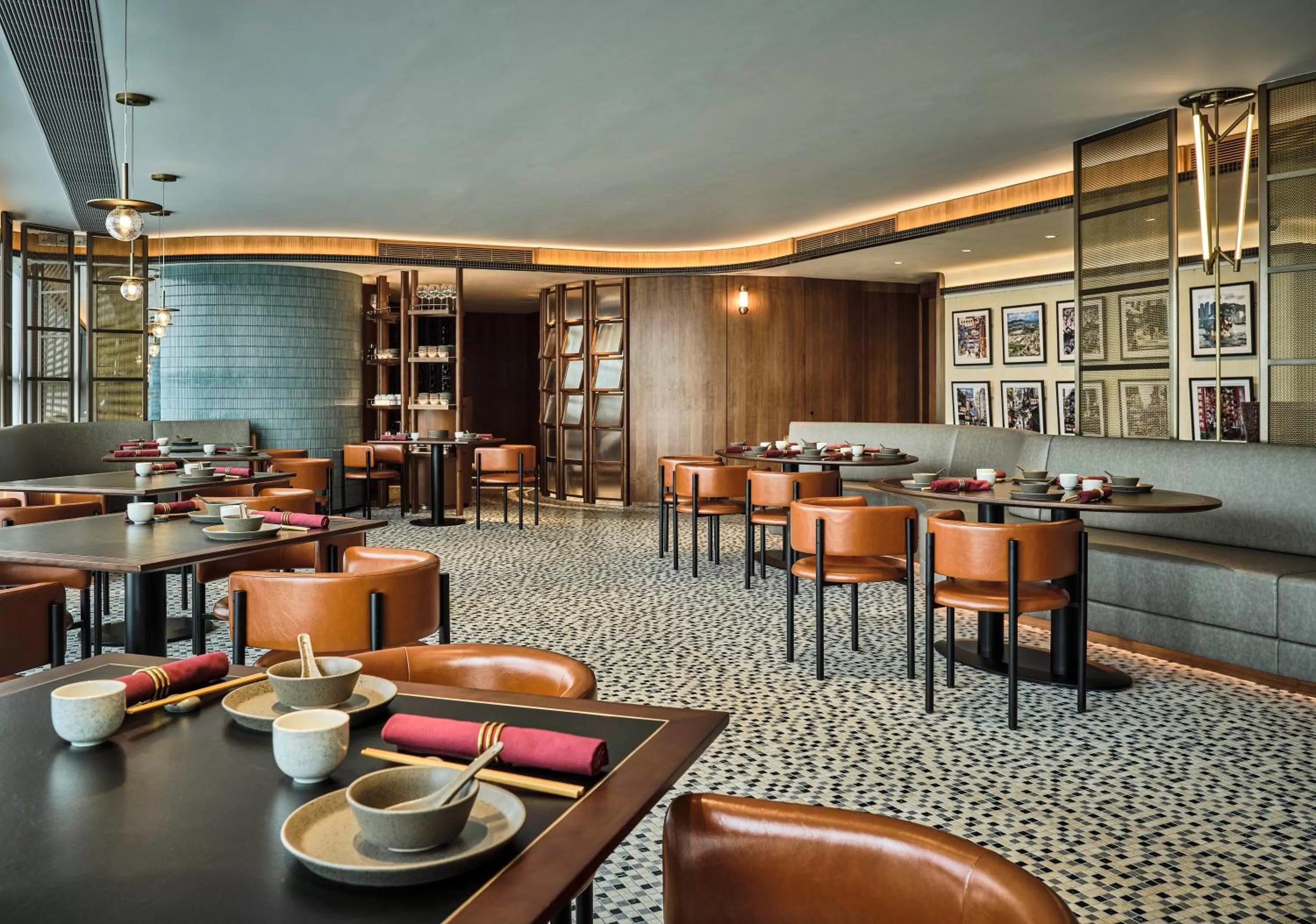 Restaurant/places to eat in Oasis Aurum 181 Hotel