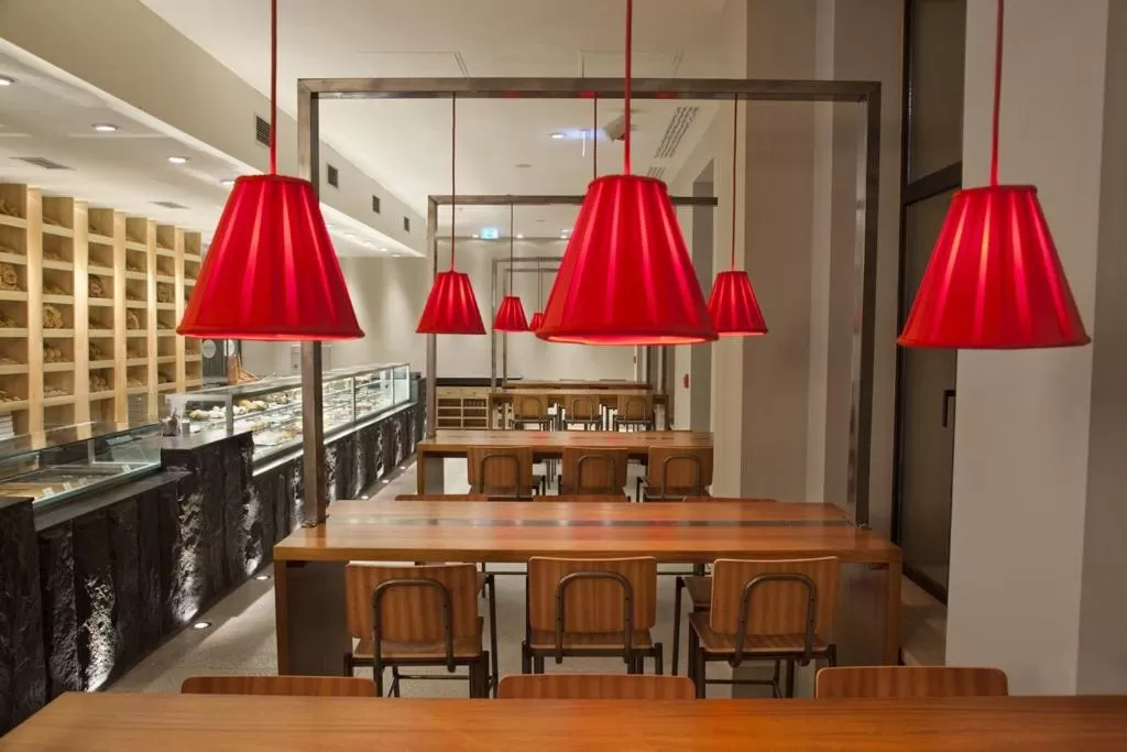 Restaurant/places to eat in Hotel MMG