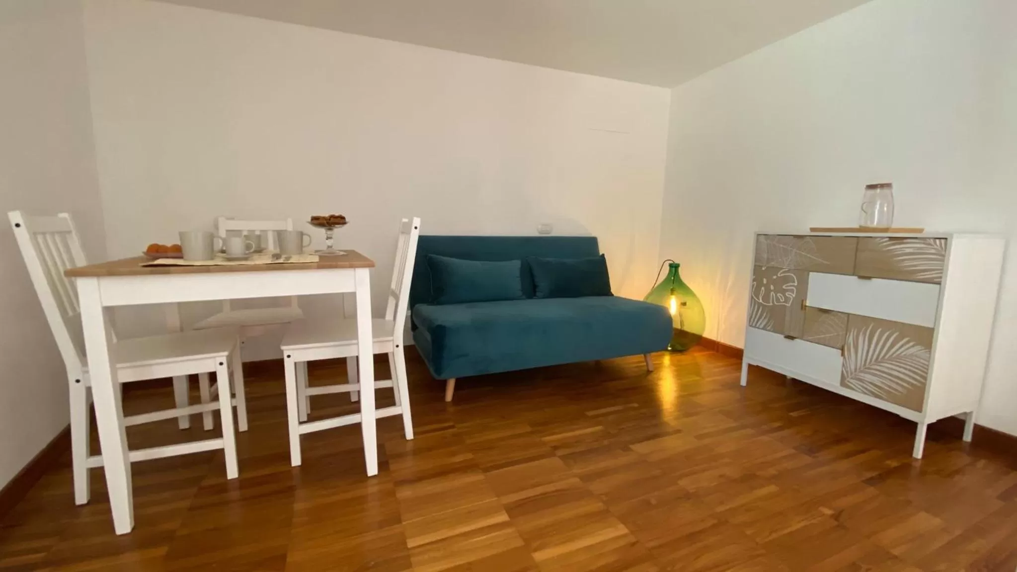 Bed, Seating Area in A Regola D'Arte Dimora