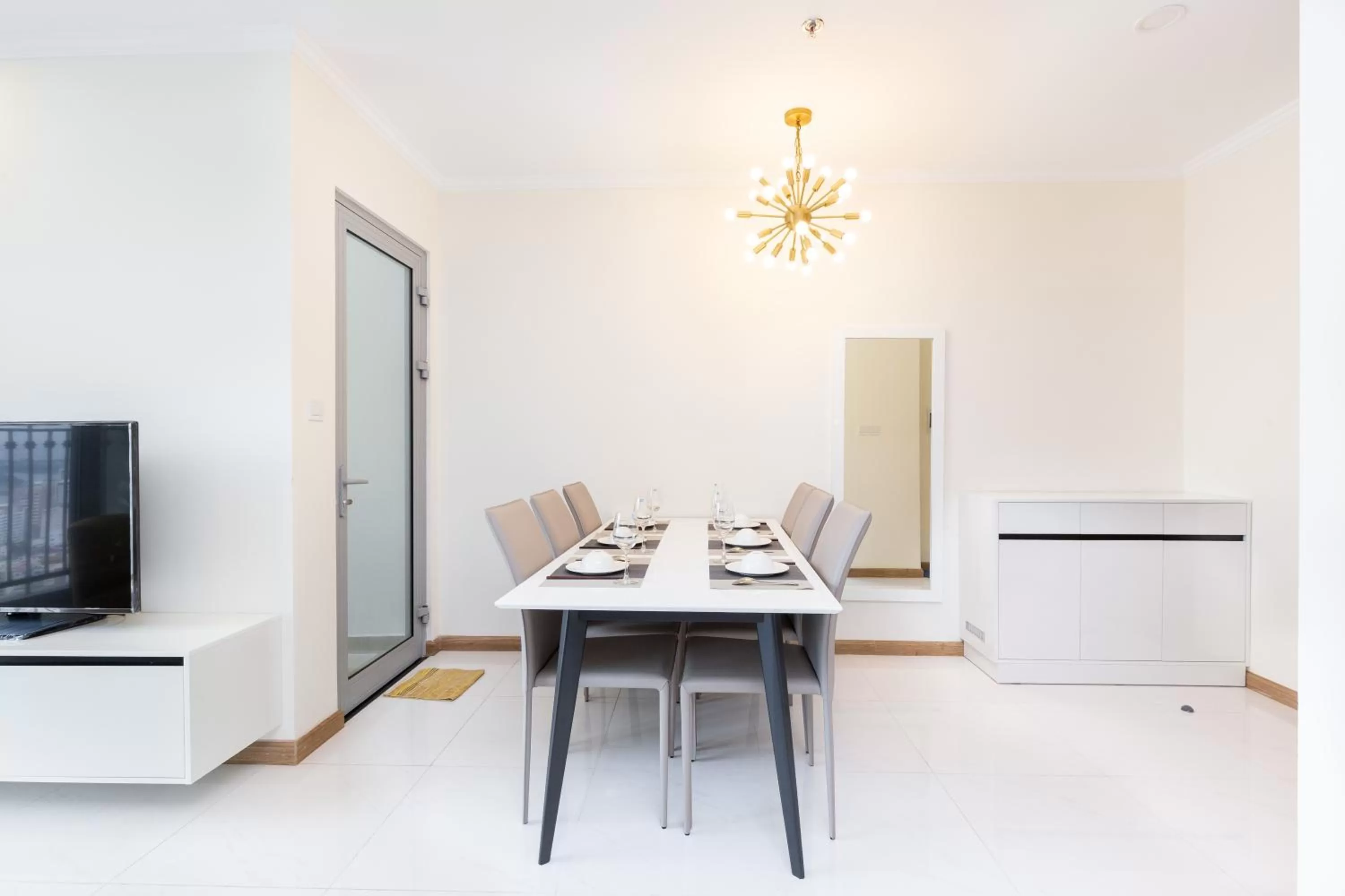 Seating area, Dining Area in Vinhomes Central Park-Nice Homes