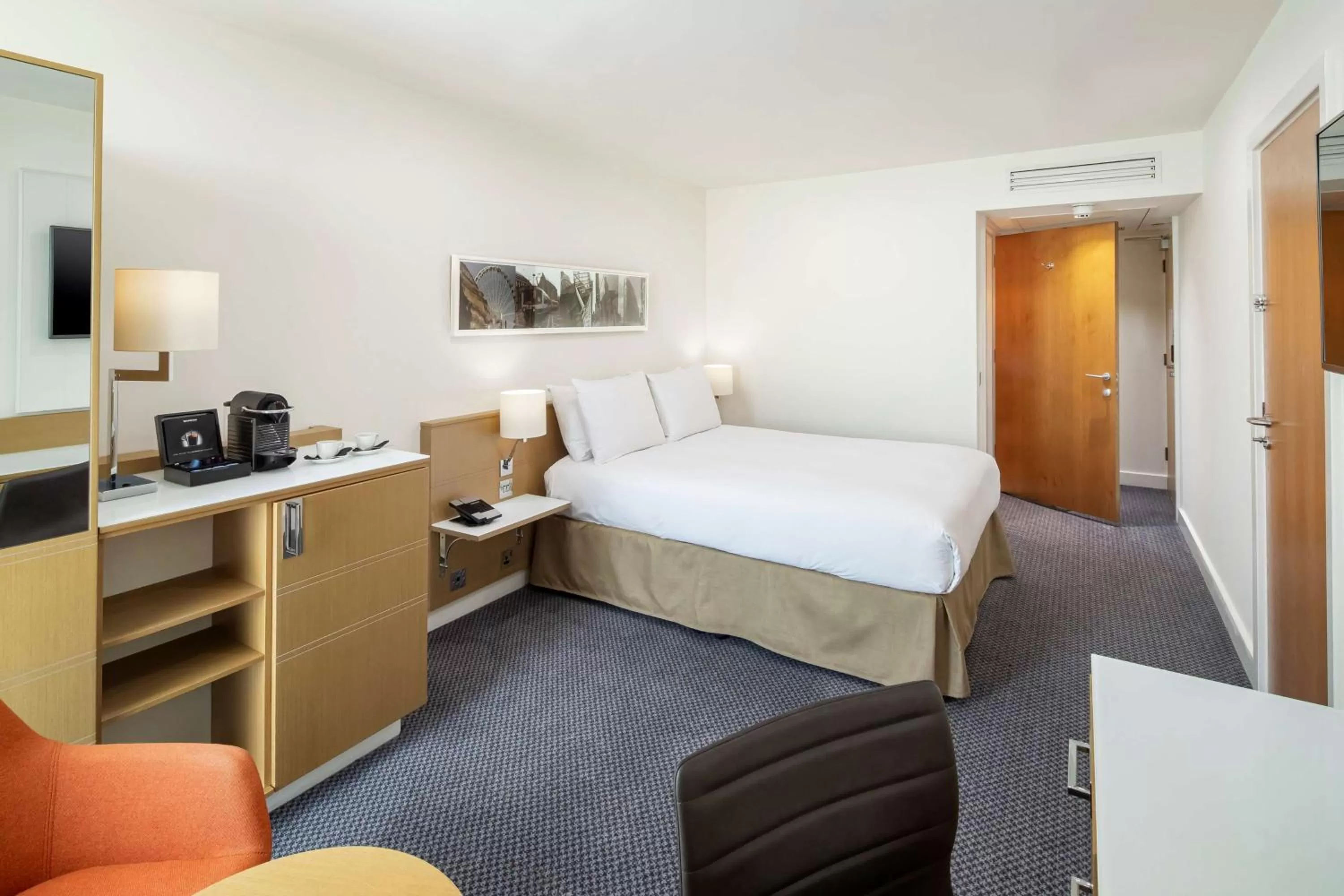Queen Room with Mobility Access in DoubleTree by Hilton Manchester Piccadilly