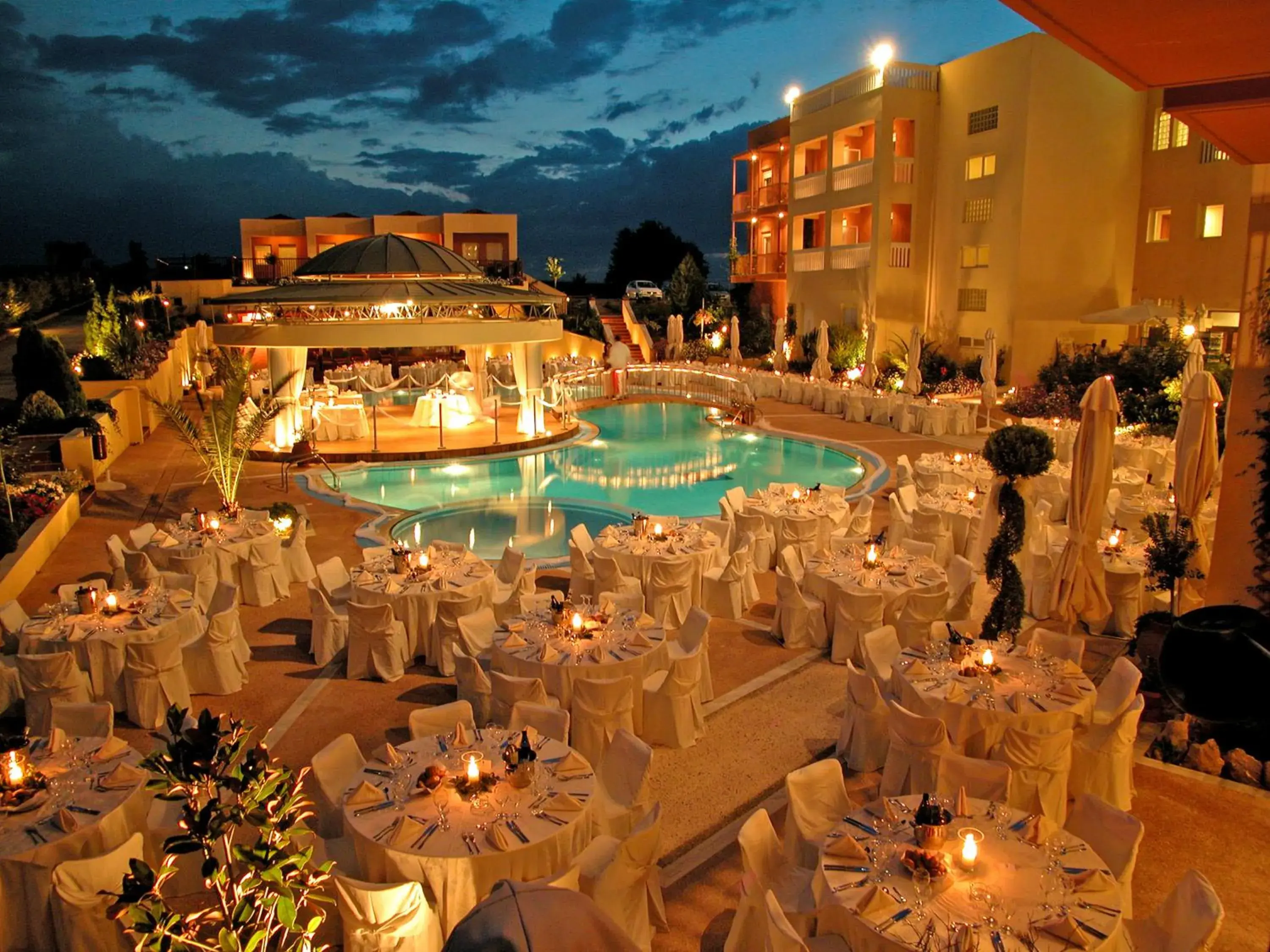 Banquet/Function facilities, Swimming Pool in Ambassador Hotel Thessaloniki
