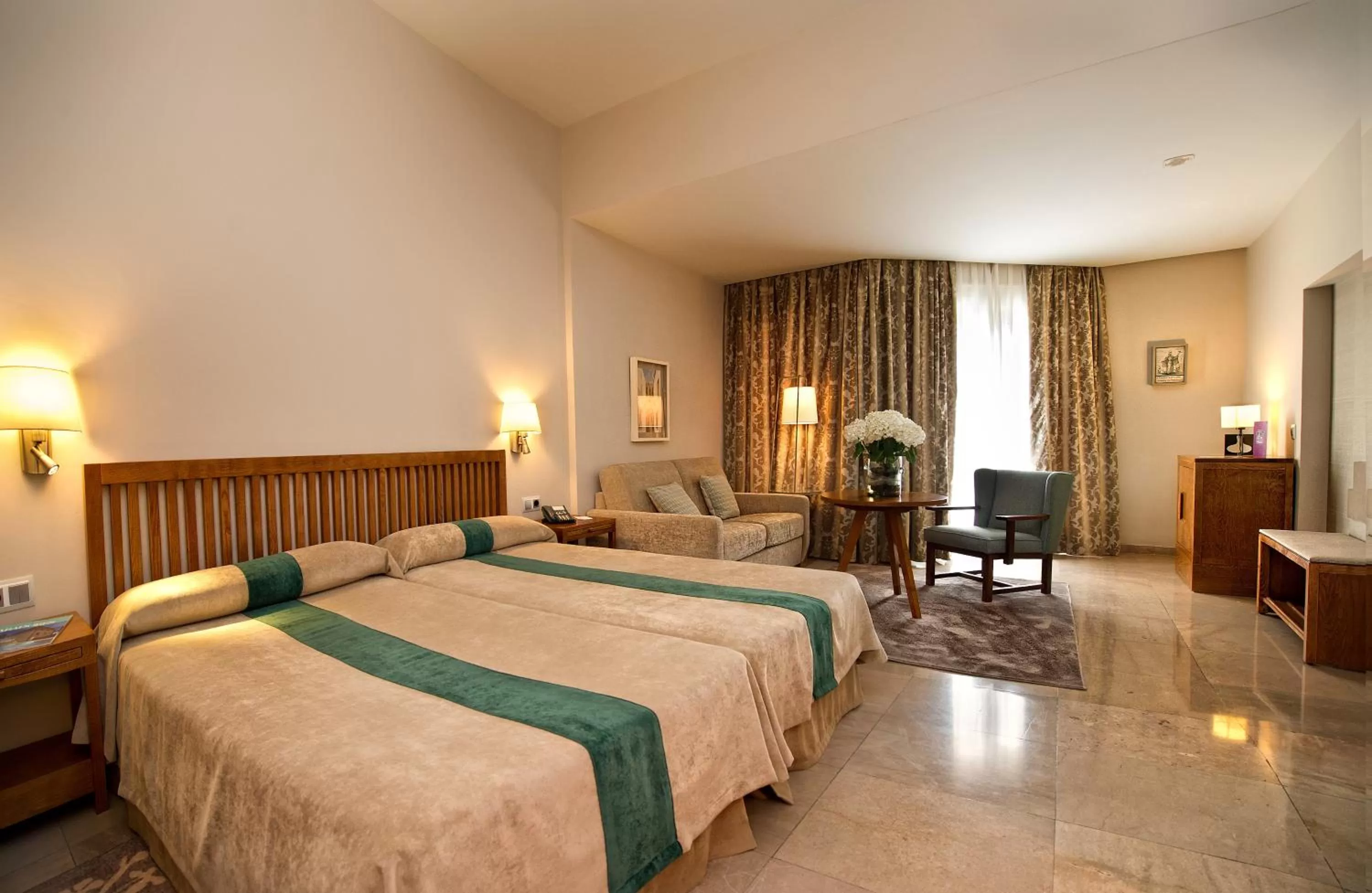 Balcony/Terrace, Bed in Parador de Cordoba