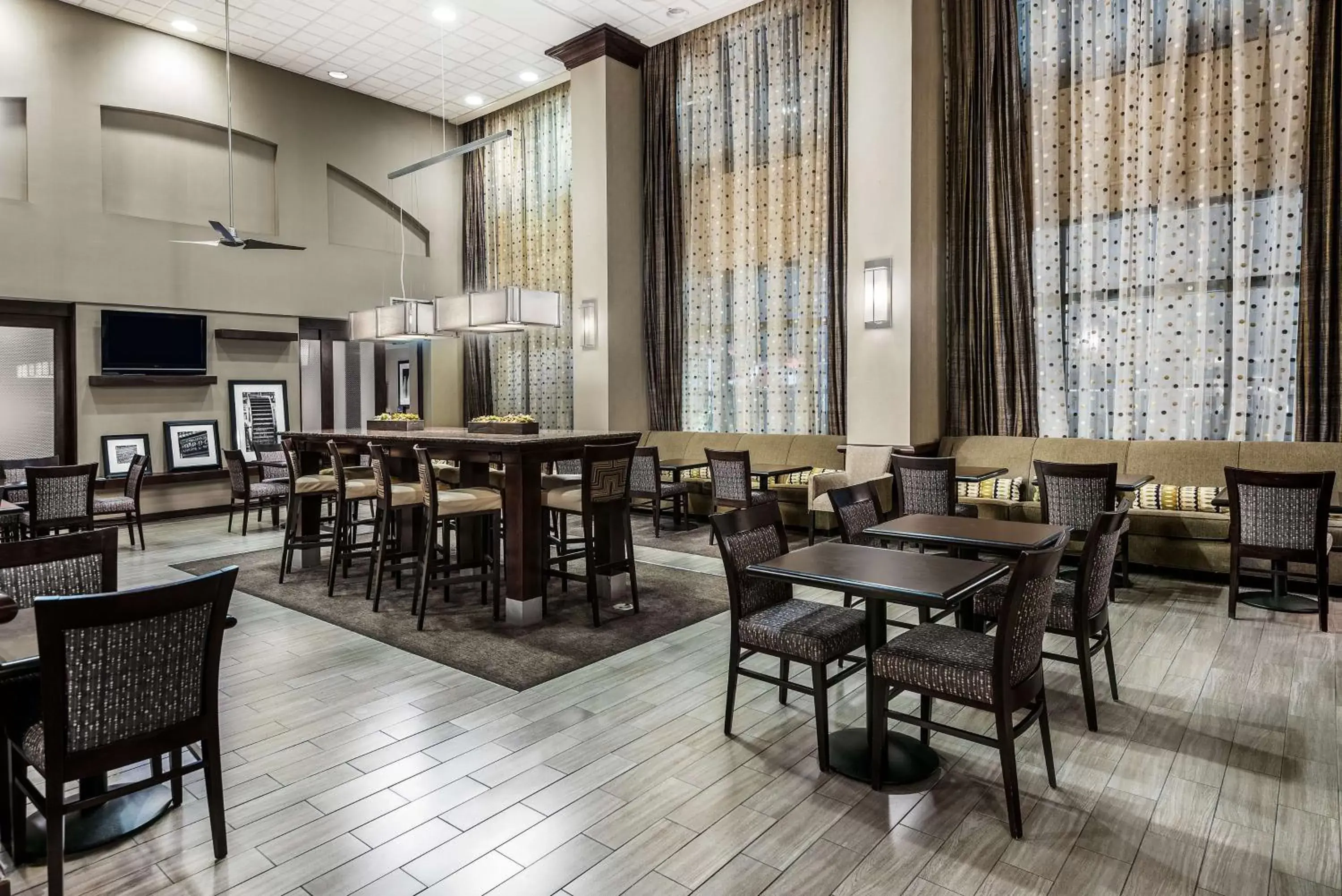 Lobby or reception, Restaurant/Places to Eat in Hampton Inn & Suites San Marcos