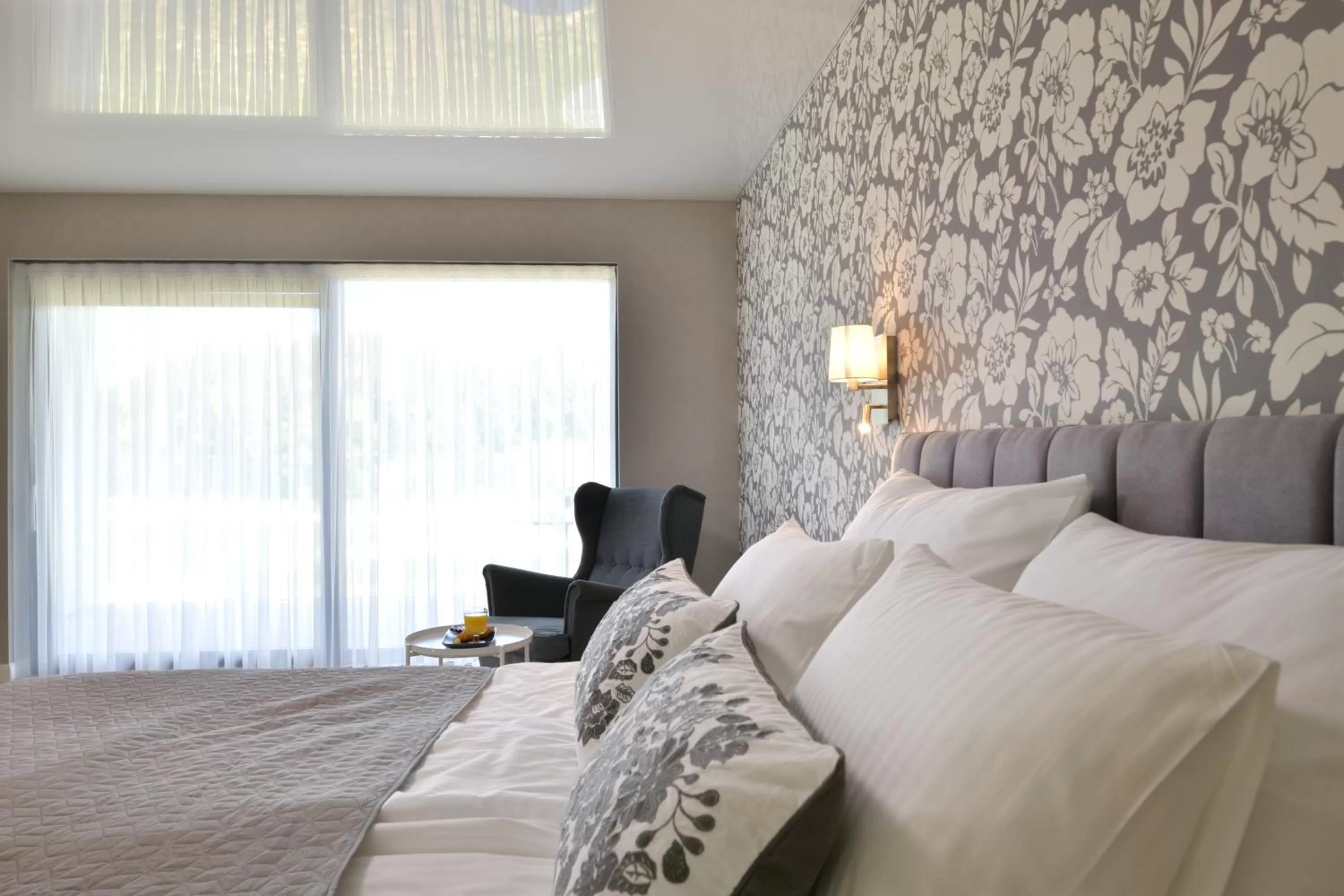 Bedroom, Bed in TI Hotel