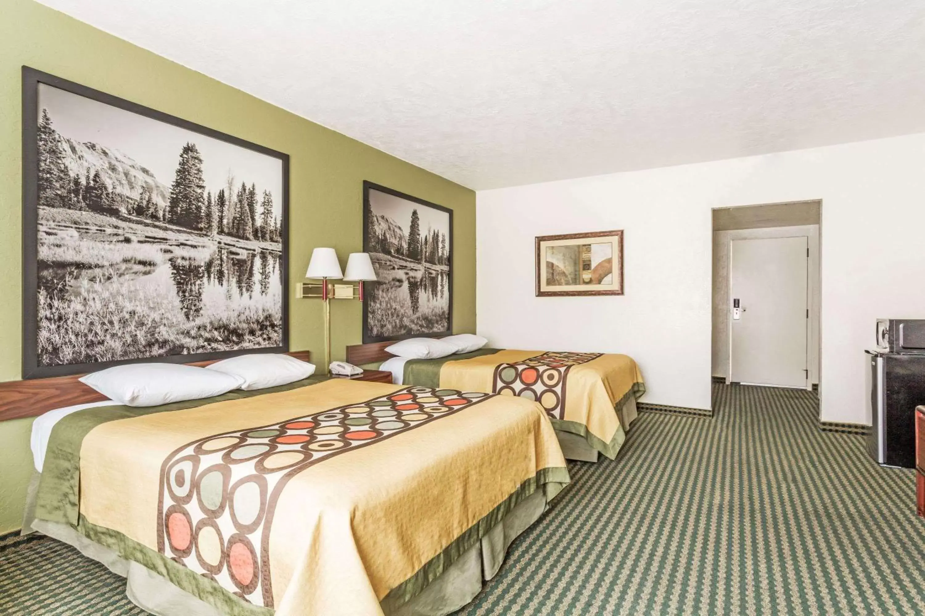 Photo of the whole room, Bed in Super 8 by Wyndham Wendover Photo of the whole room, Bed in Super 8 by Wyndham Wendover