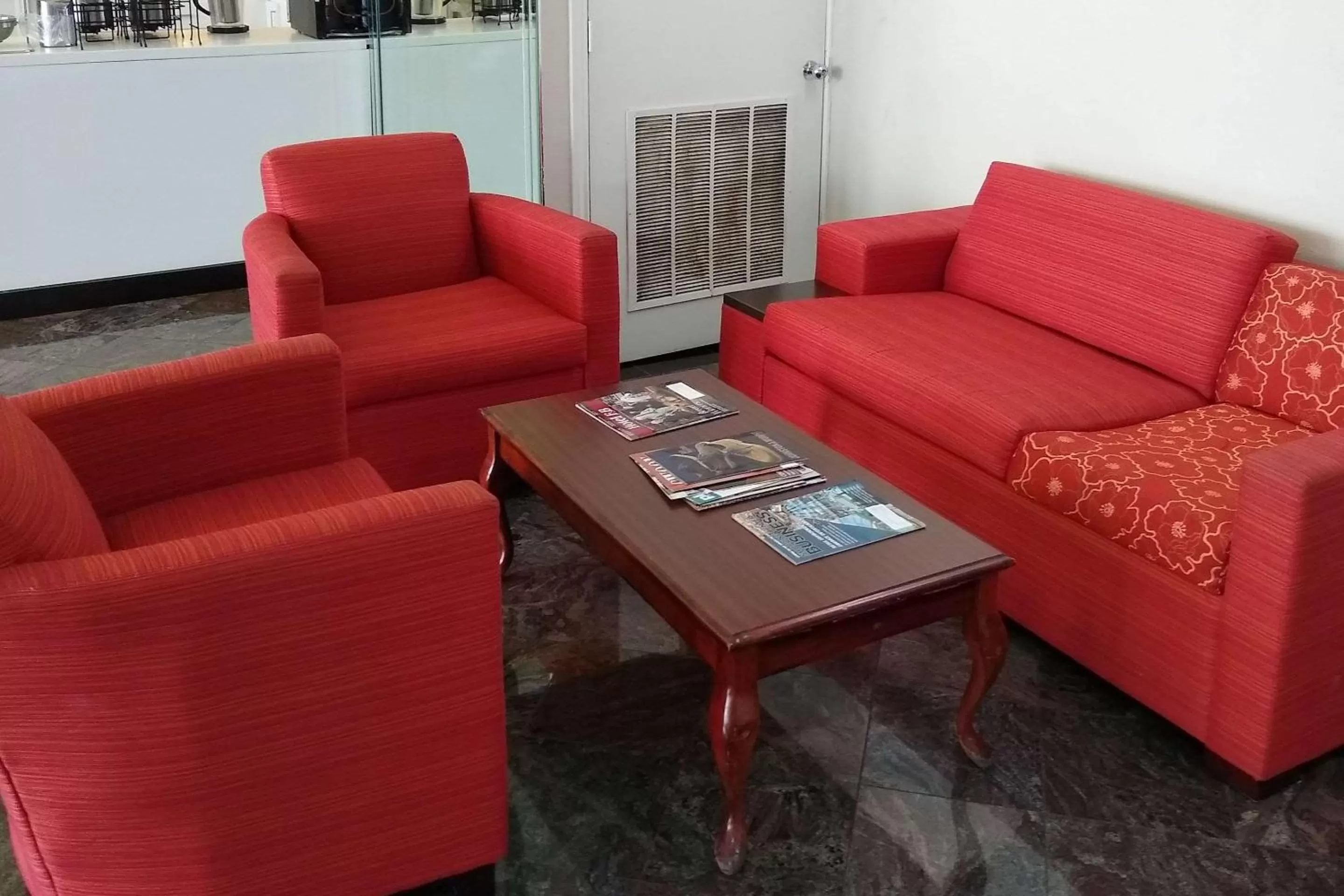 Lobby or reception in Econo Lodge Inn & Suites West - Energy Corridor