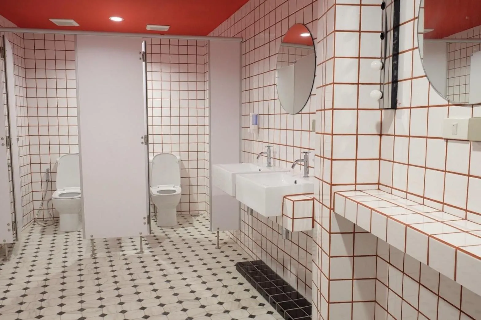 Toilet in Yaks House Hostel