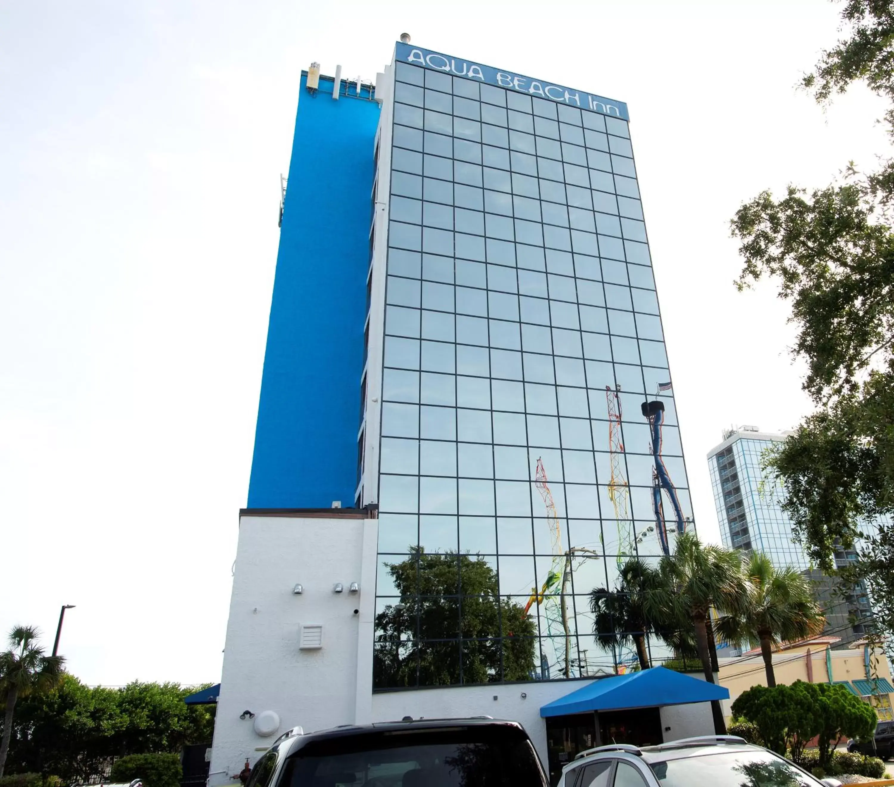 Property Building in Aqua Beach Inn