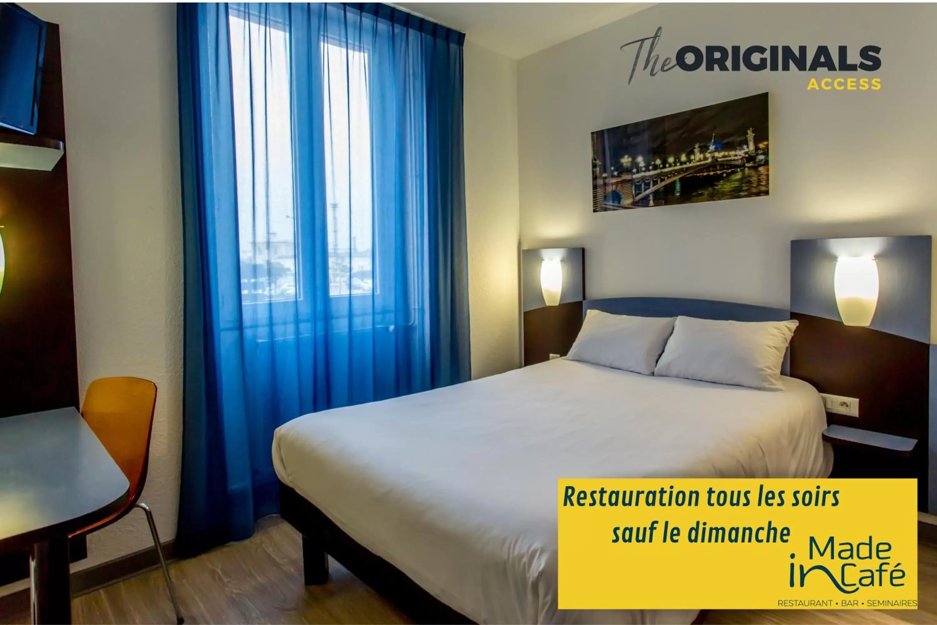 Property building, Bed in The Originals Access, Hôtel Bourges Gare