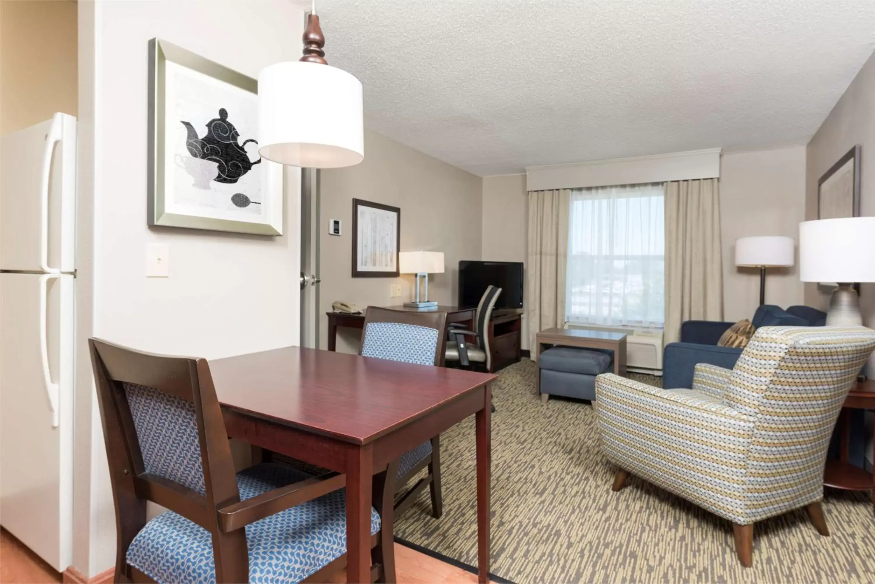 Kitchen or kitchenette, Dining Area in Homewood Suites by Hilton Indianapolis Northwest