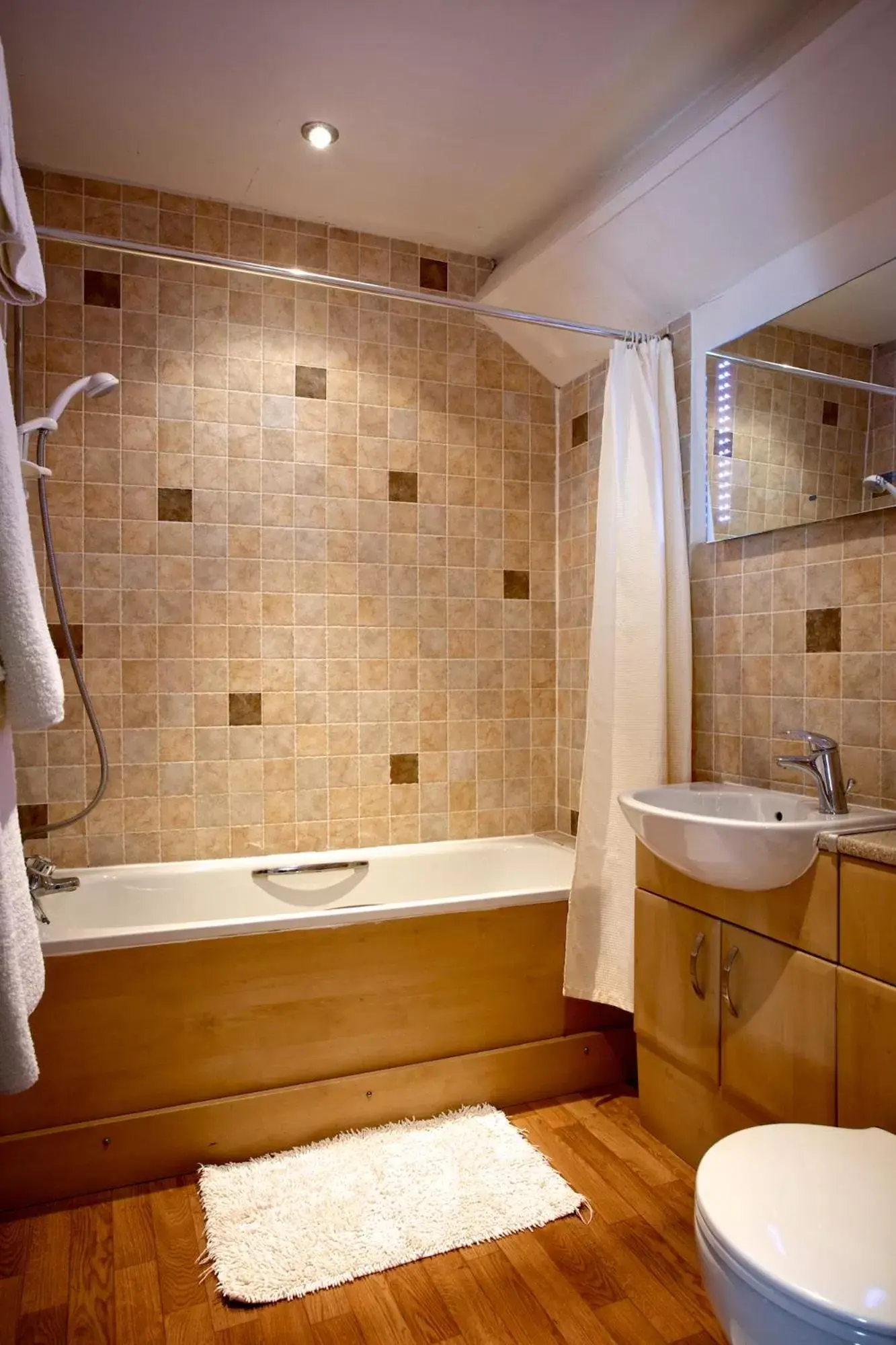 Bathroom in The Lamb Inn