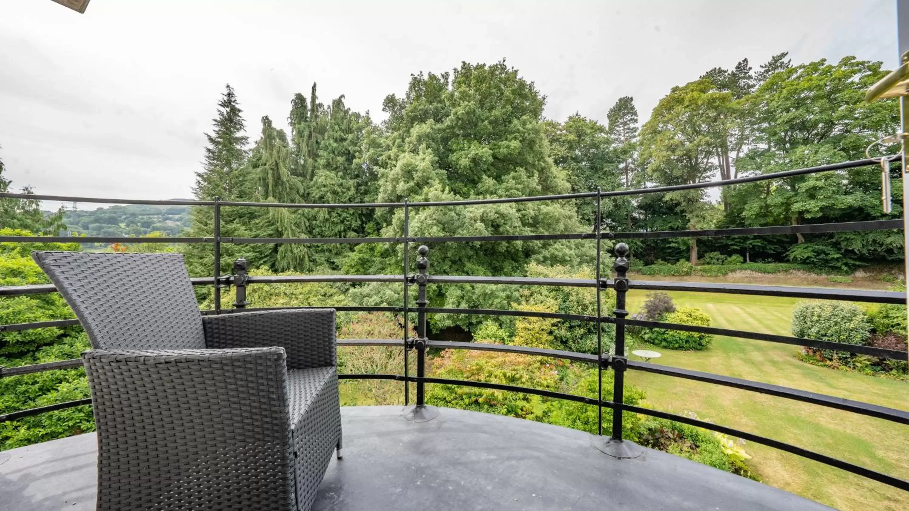 Garden, Balcony/Terrace in Pantybeiliau House Bed & Breakfast