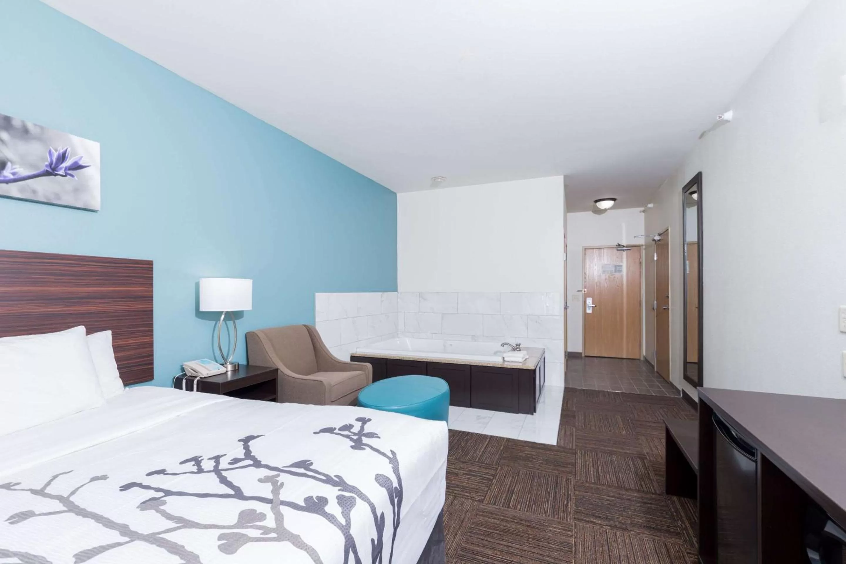 Bedroom, Bed in Sleep Inn & Suites Washington near Peoria