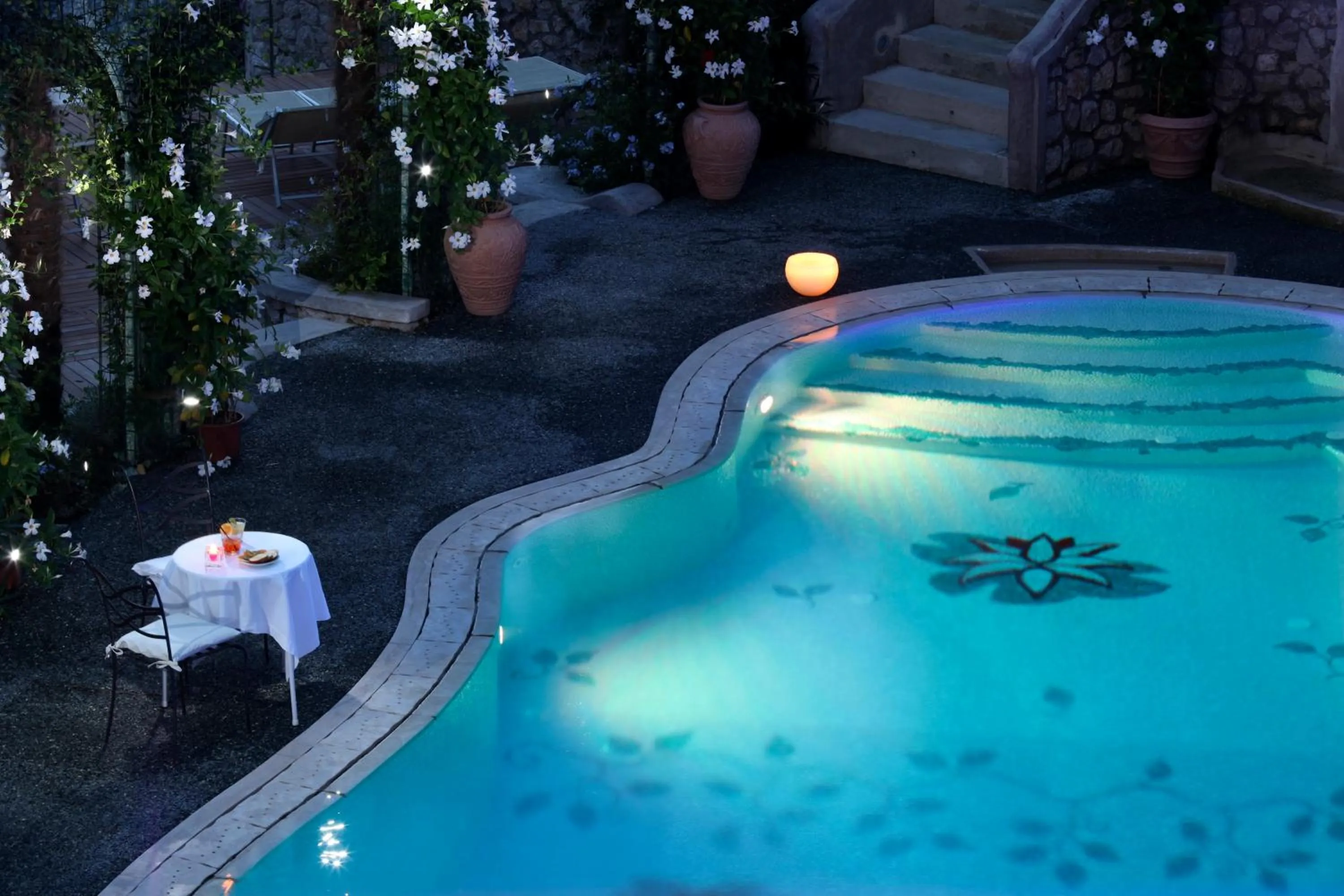 Pool view in Hotel La Floridiana