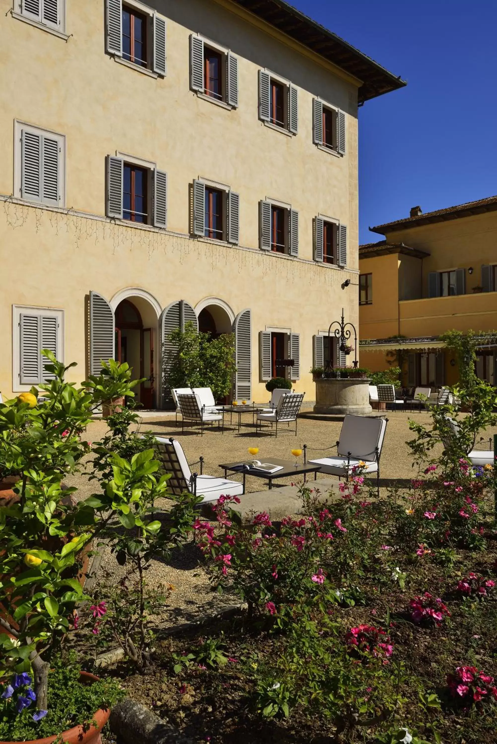 Facade/entrance, Property Building in Villa Sabolini