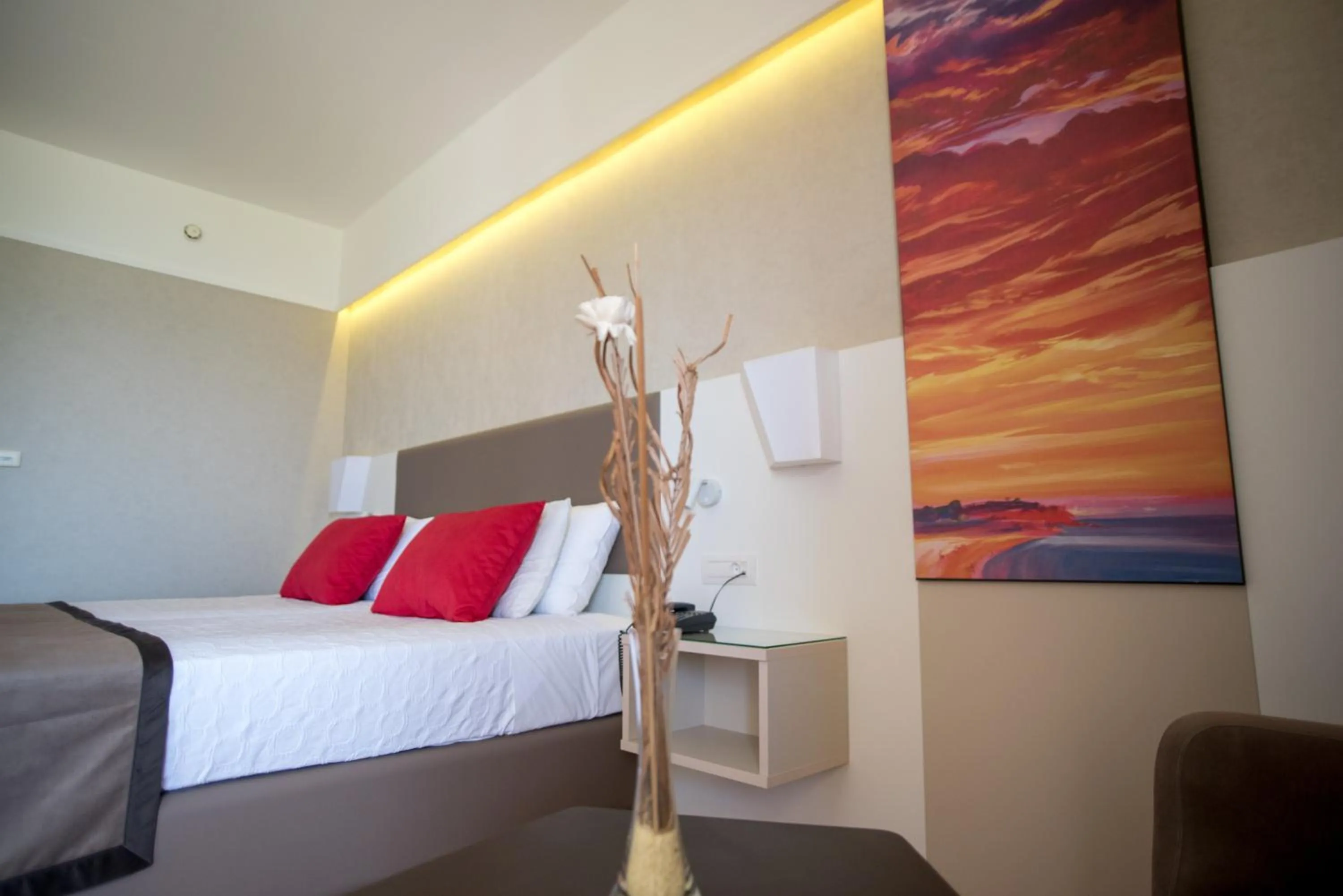 Photo of the whole room, Bed in Ramada Plaza by Wyndham Thraki