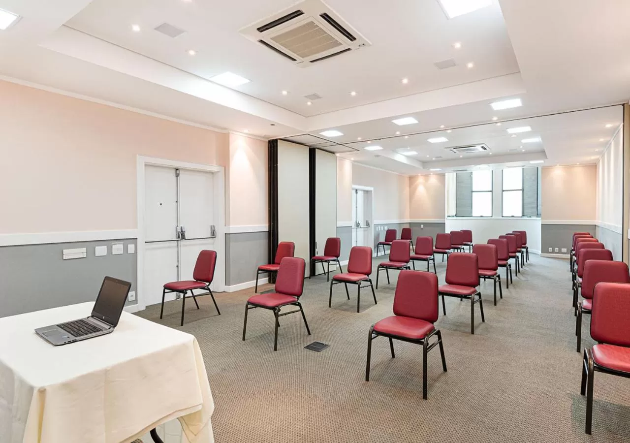 Meeting/conference room in Hotel Nacional Inn Cambuí Campinas Residence