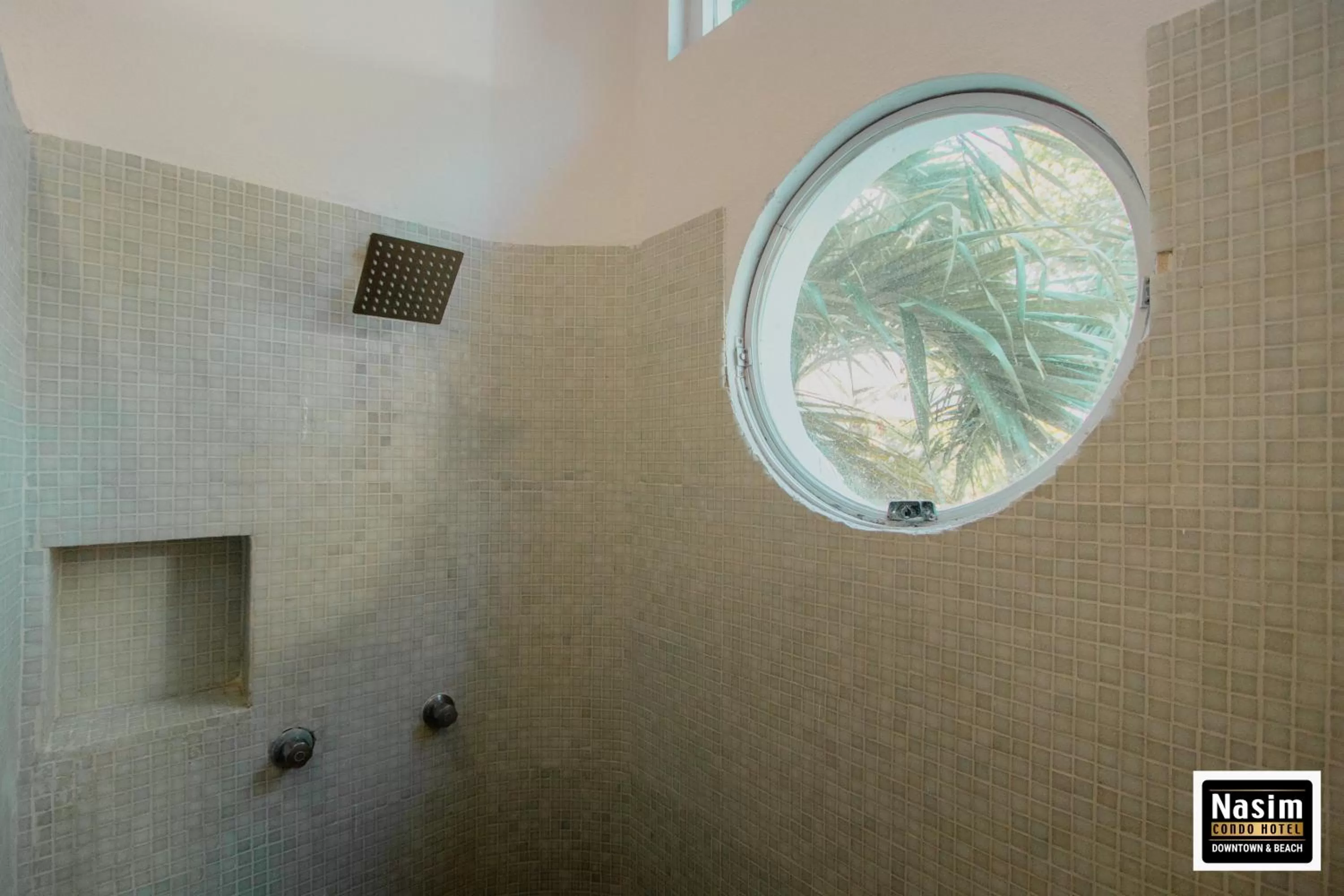 Nasim Condo Hotel con acceso BEACH CLUB GRATIS, metros 5th AVENIDA