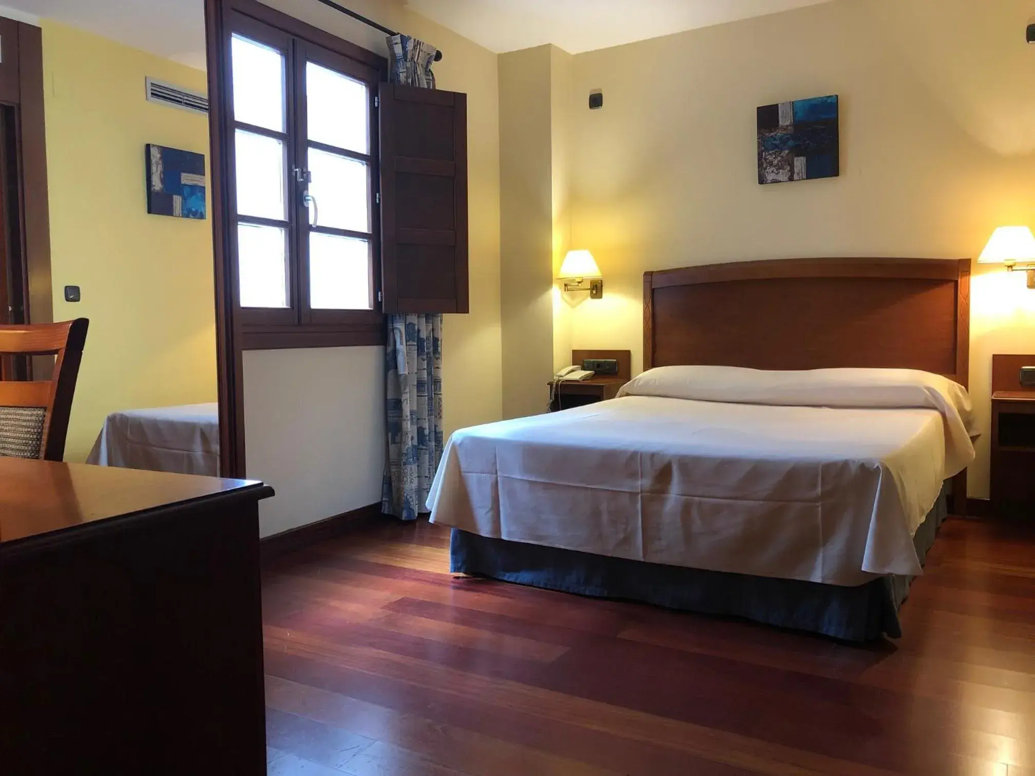 Budget Double Room - single occupancy in Hotel Aroi Bierzo Plaza Budget Double Room - single occupancy in Hotel Aroi Bierzo Plaza