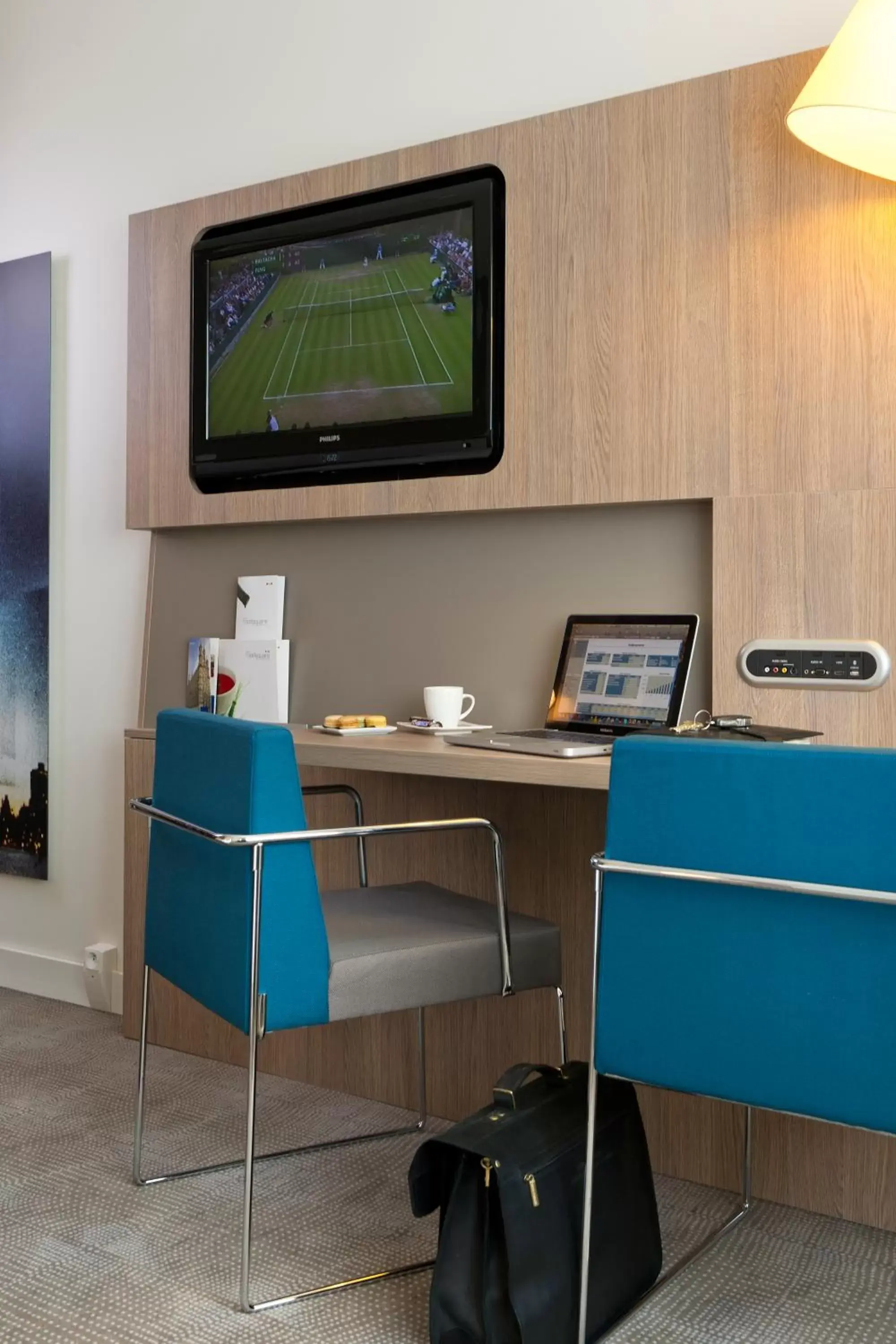 Seating area, TV/Entertainment Center in Novotel Leuven Centrum