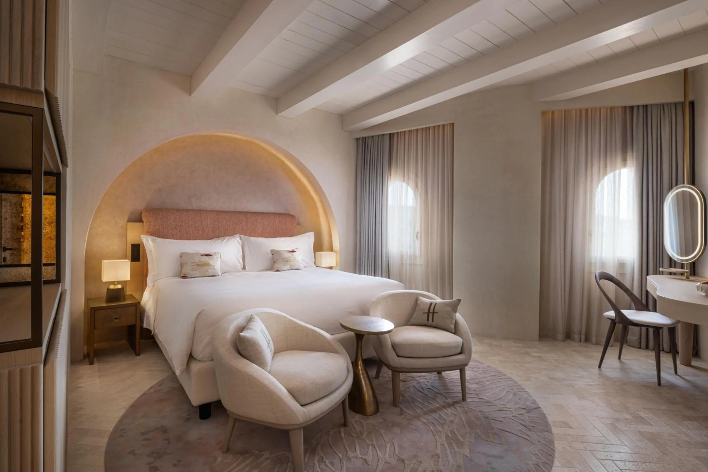 Bedroom, Bed in Hotel Cala di Volpe, a Luxury Collection Hotel, Costa Smeralda