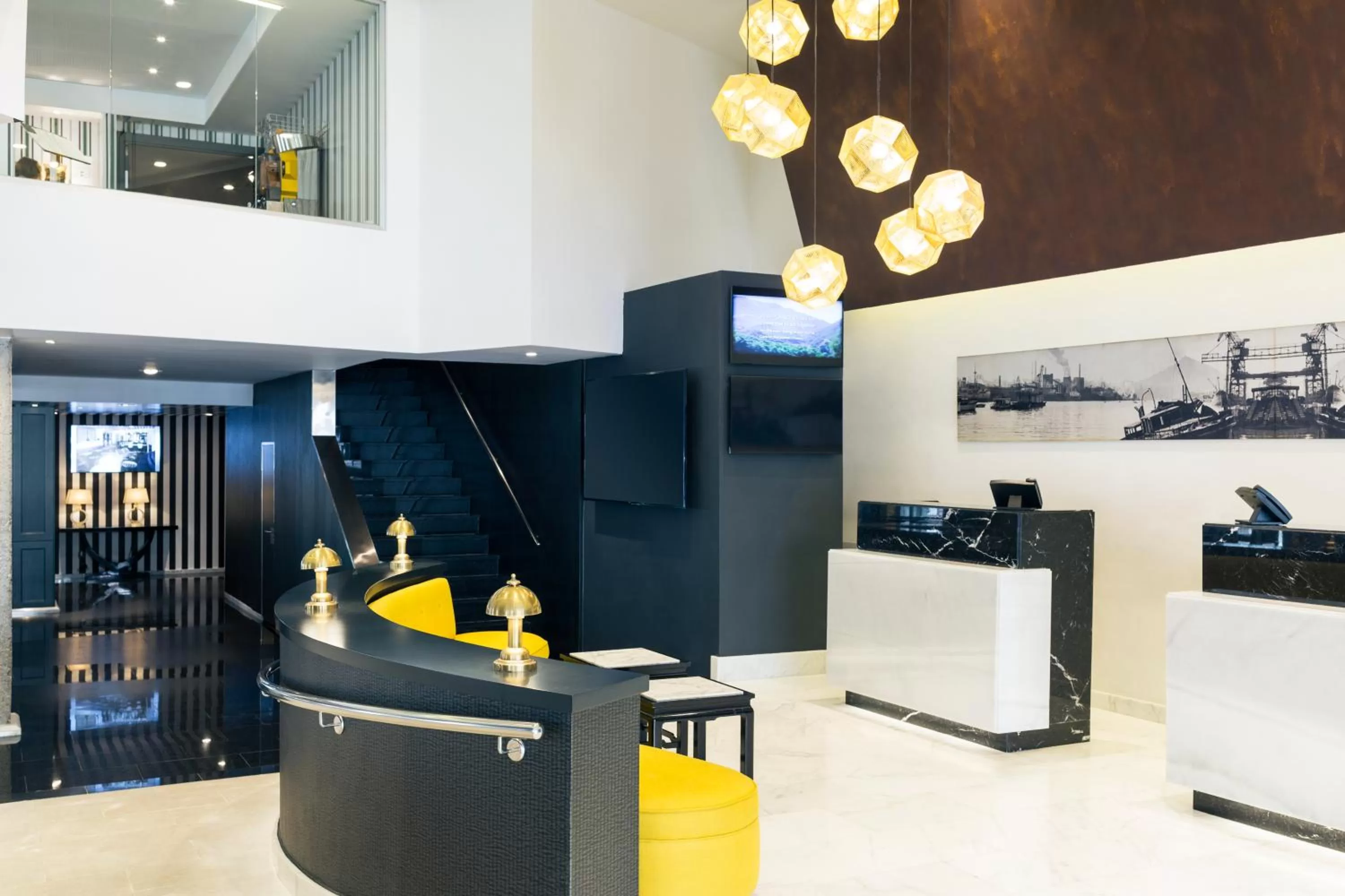 Lobby or reception in Hotel Mercure Jardines de Albia