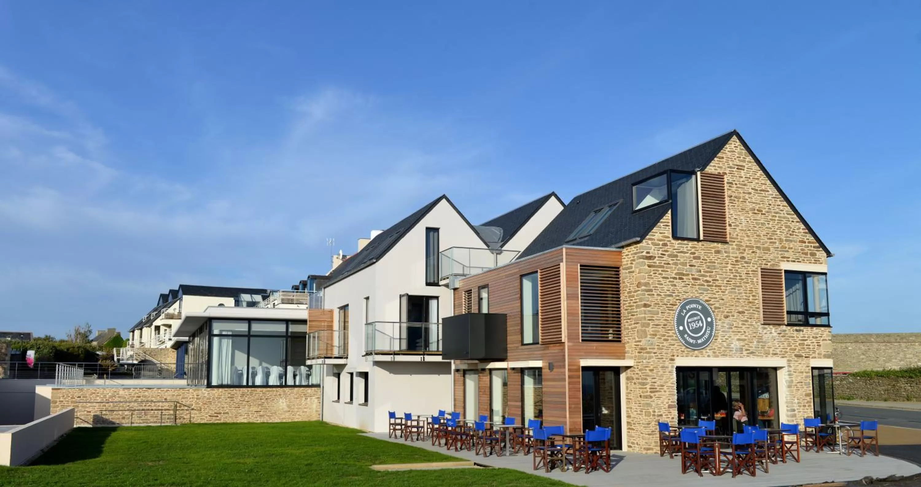 Facade/entrance in Hostellerie de la Pointe Saint-Mathieu - SPA & Restaurant