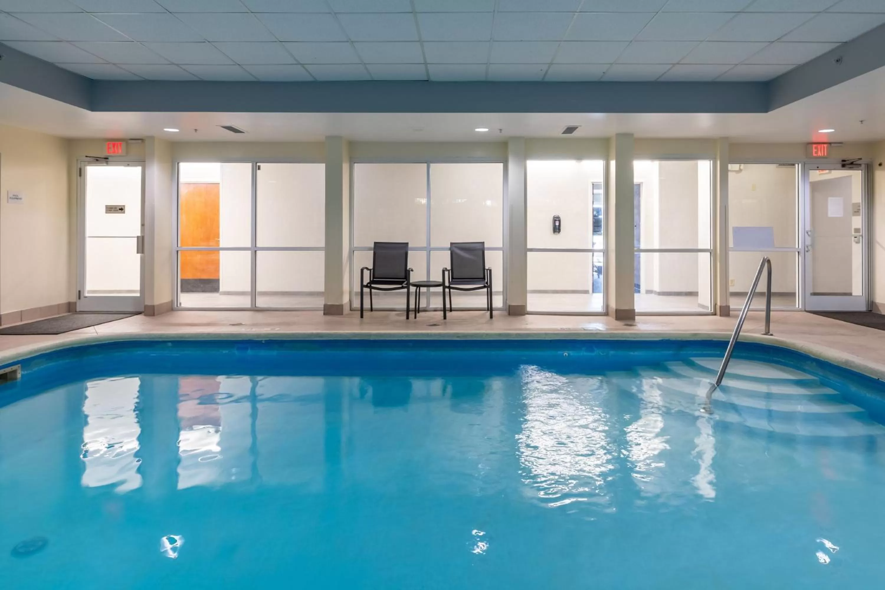 Swimming pool in Fairfield Inn by Marriott Evansville West