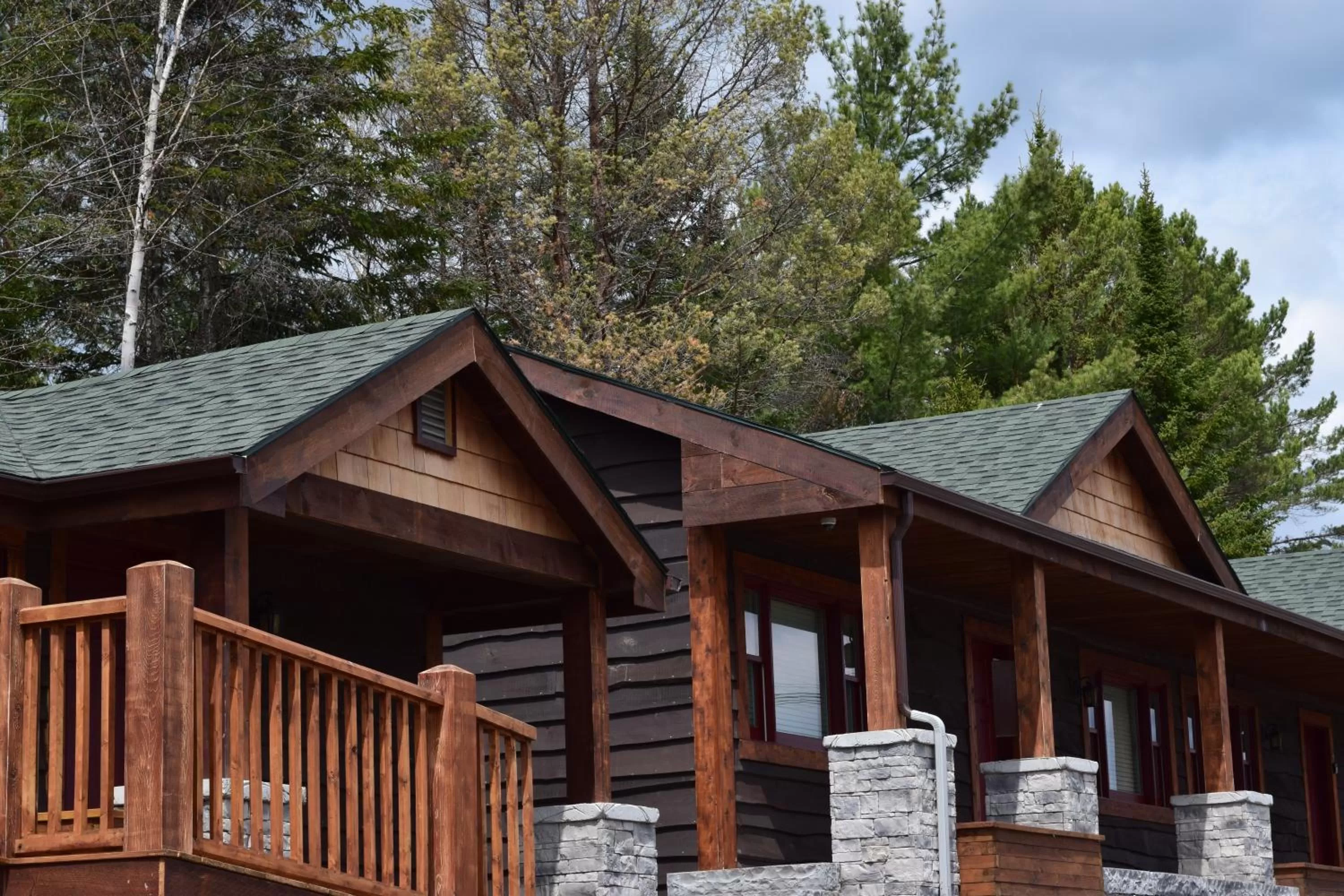 Property building in Lake Placid Inn: Residences