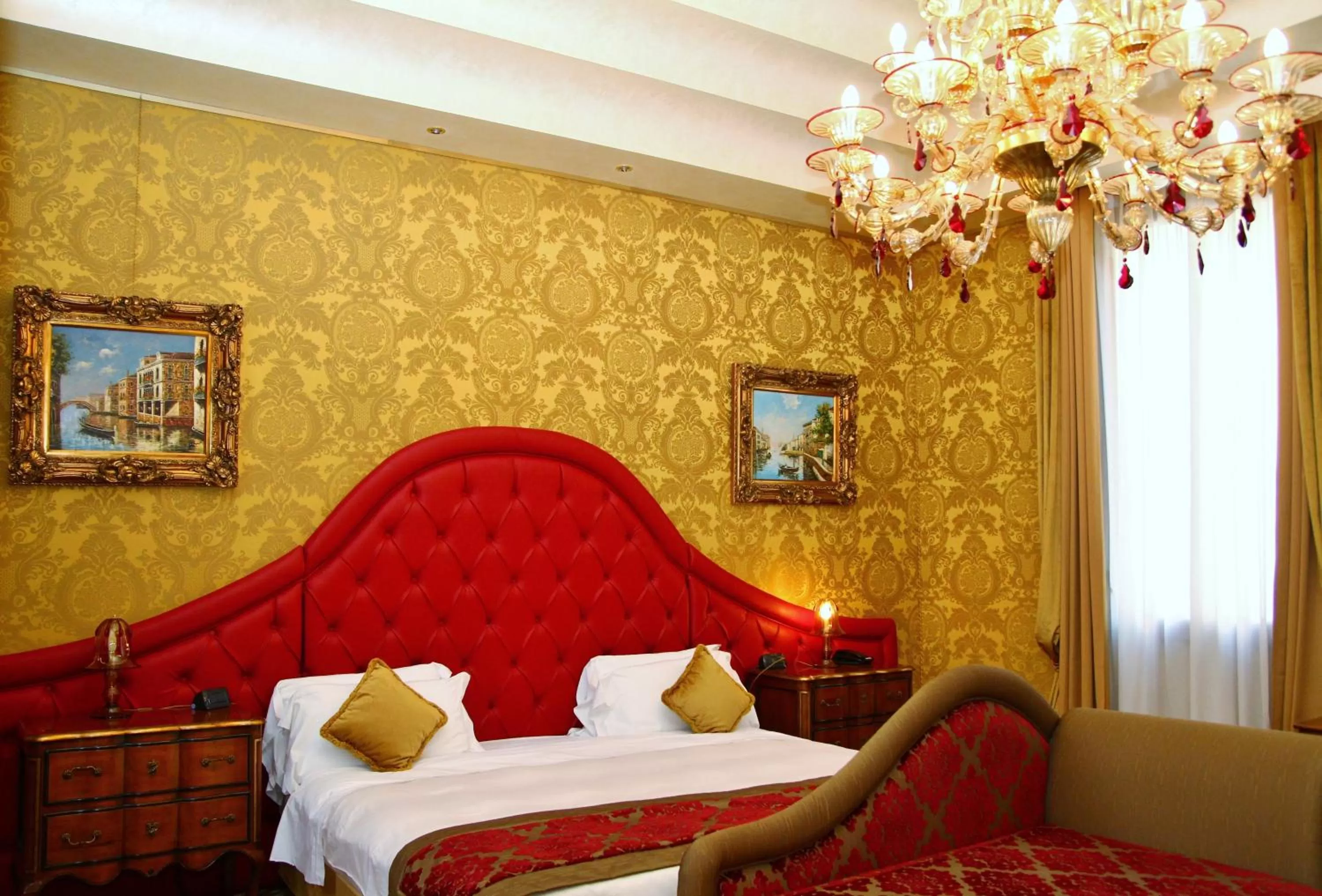 Bed in Pesaro Palace