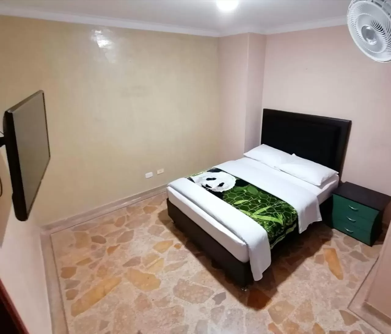 Bed in HOTEL GOLDEN SUITE