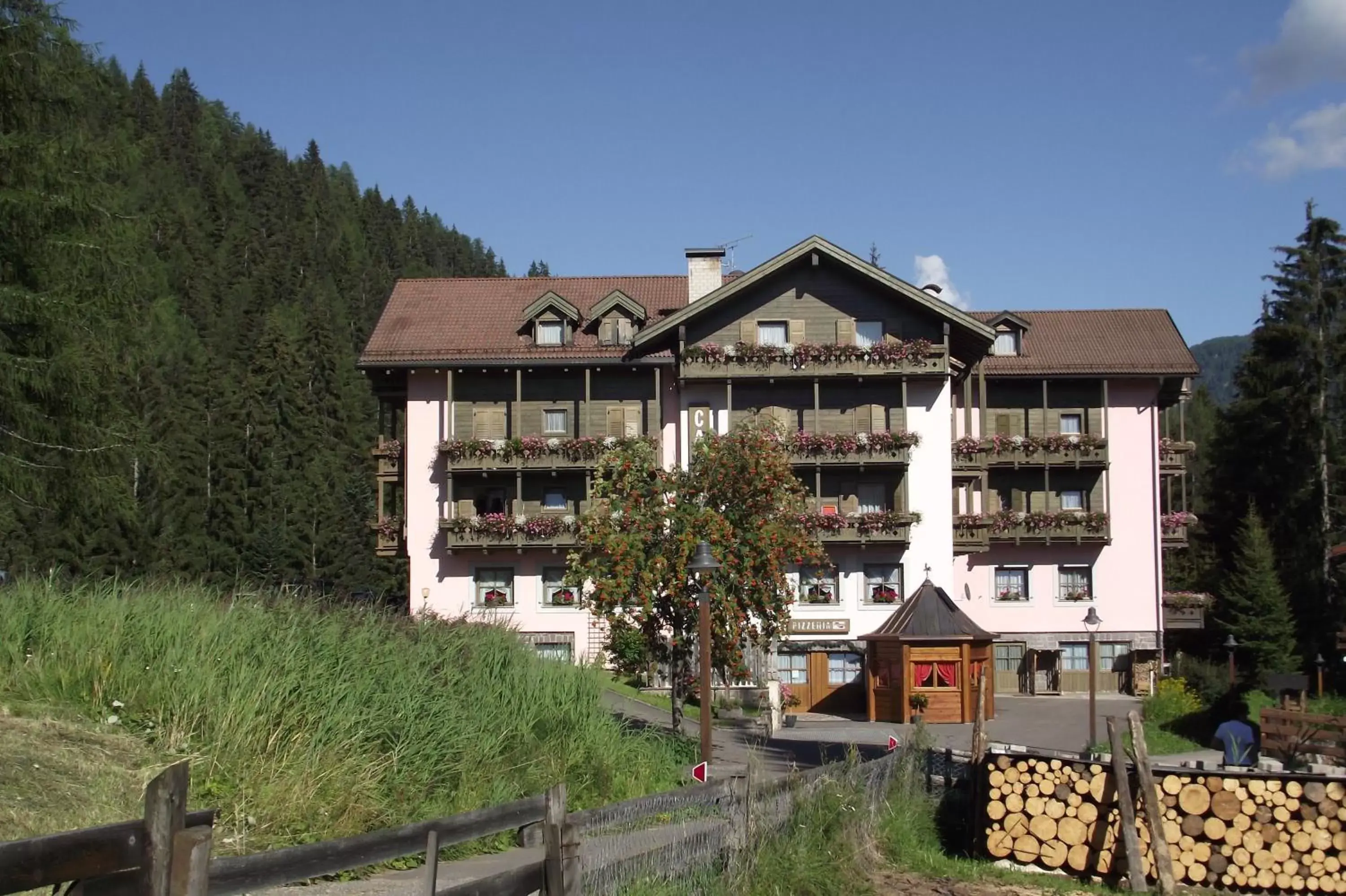 Street view, Property Building in Hotel Canada