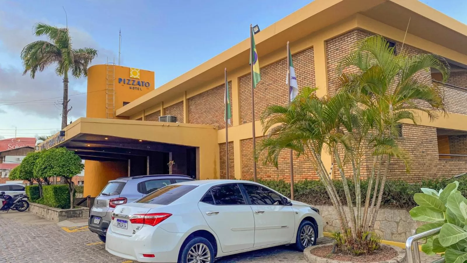 Property building in Pizzato Praia Hotel