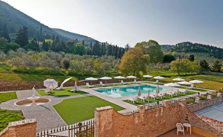 Swimming pool in Hotel Villa Cheli