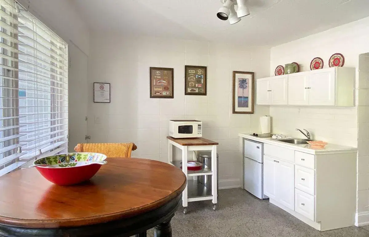 Kitchen/Kitchenette in South Beach Place - Vero Beach