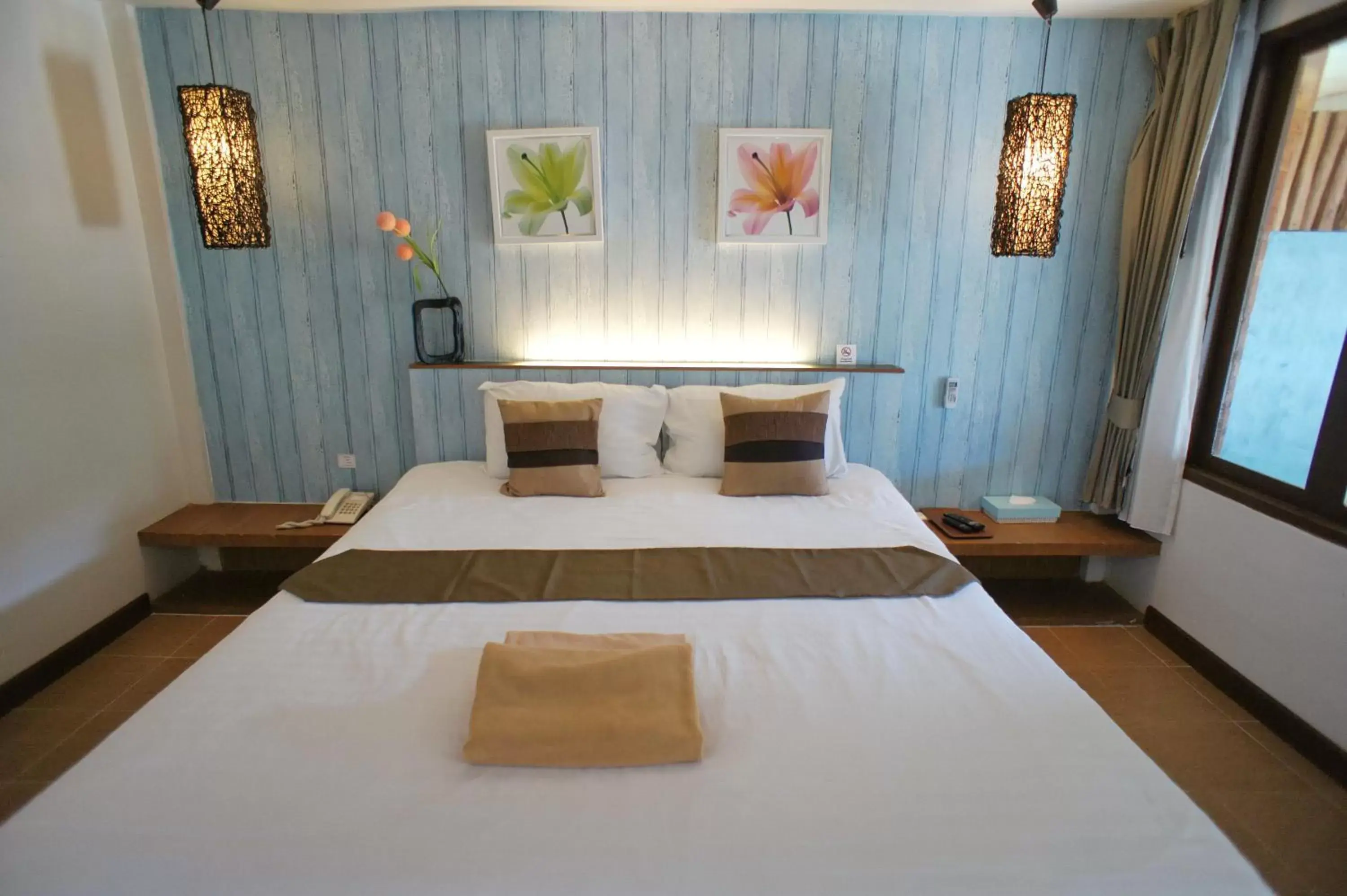 Bed in The Hideaway Resort Bed in The Hideaway Resort