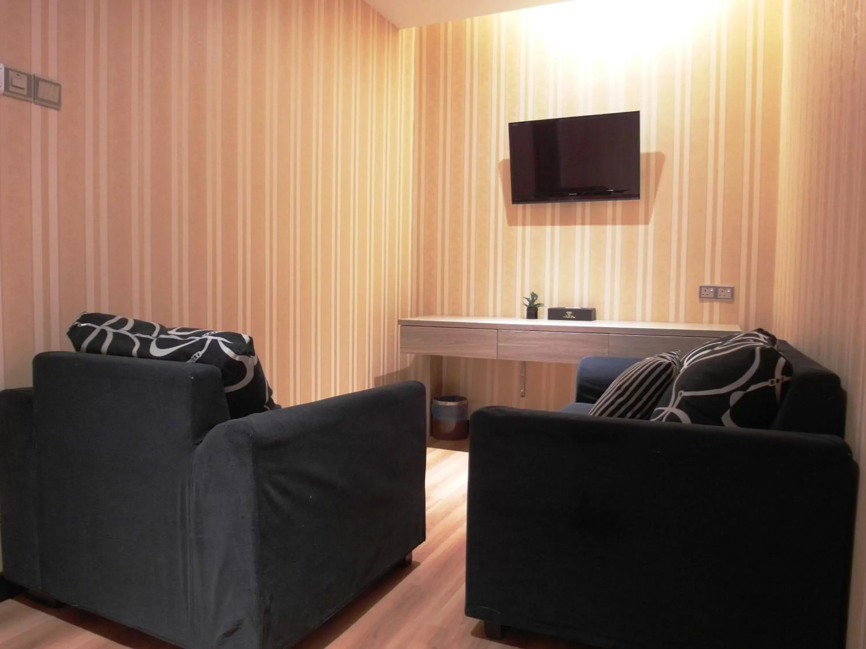 Living room in Mandarin Hotel Kota Kinabalu Living room in Mandarin Hotel Kota Kinabalu