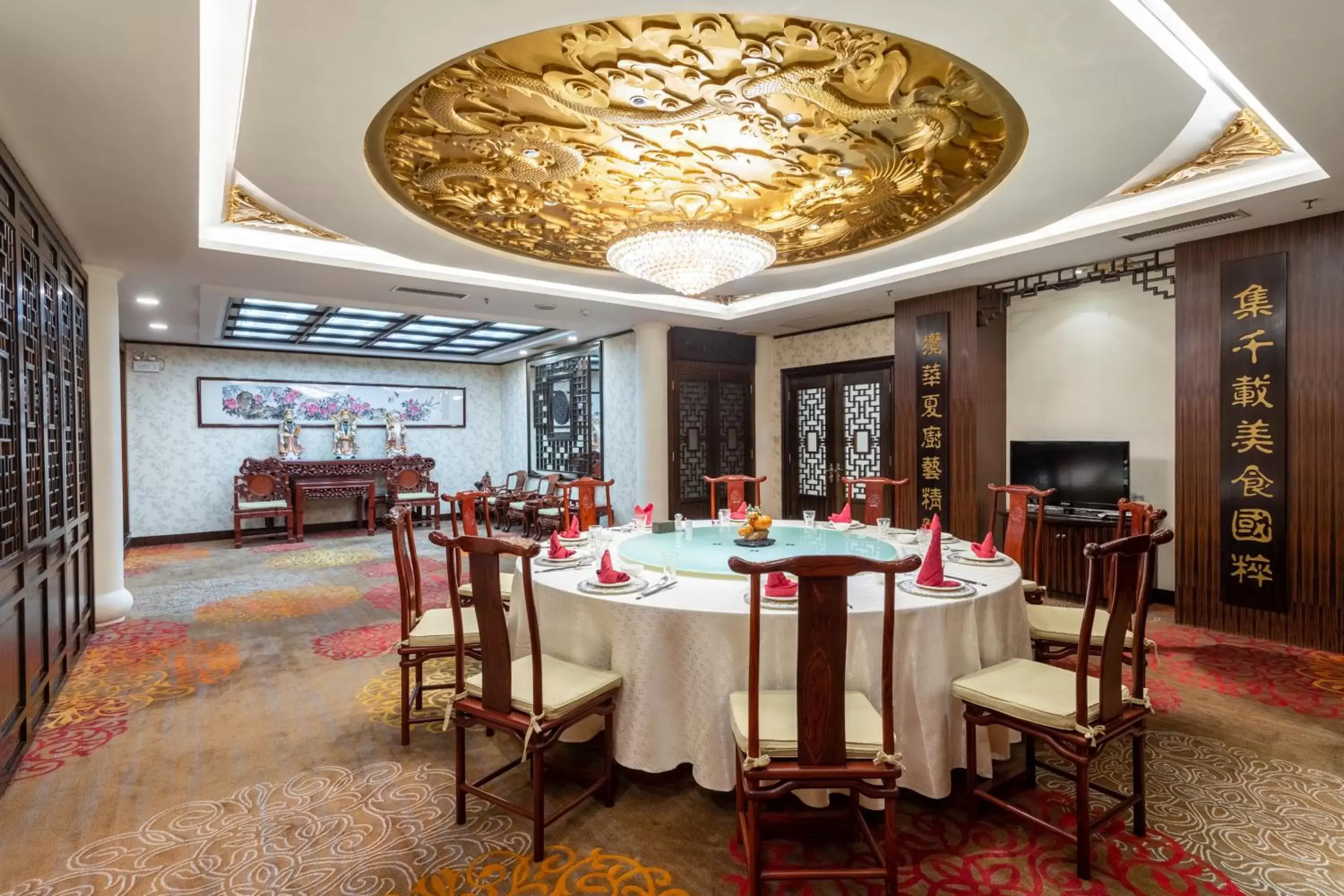 Restaurant/Places to Eat in Crowne Plaza Foshan, an IHG Hotel - Exclusive bus stations for HKSAR round-trips