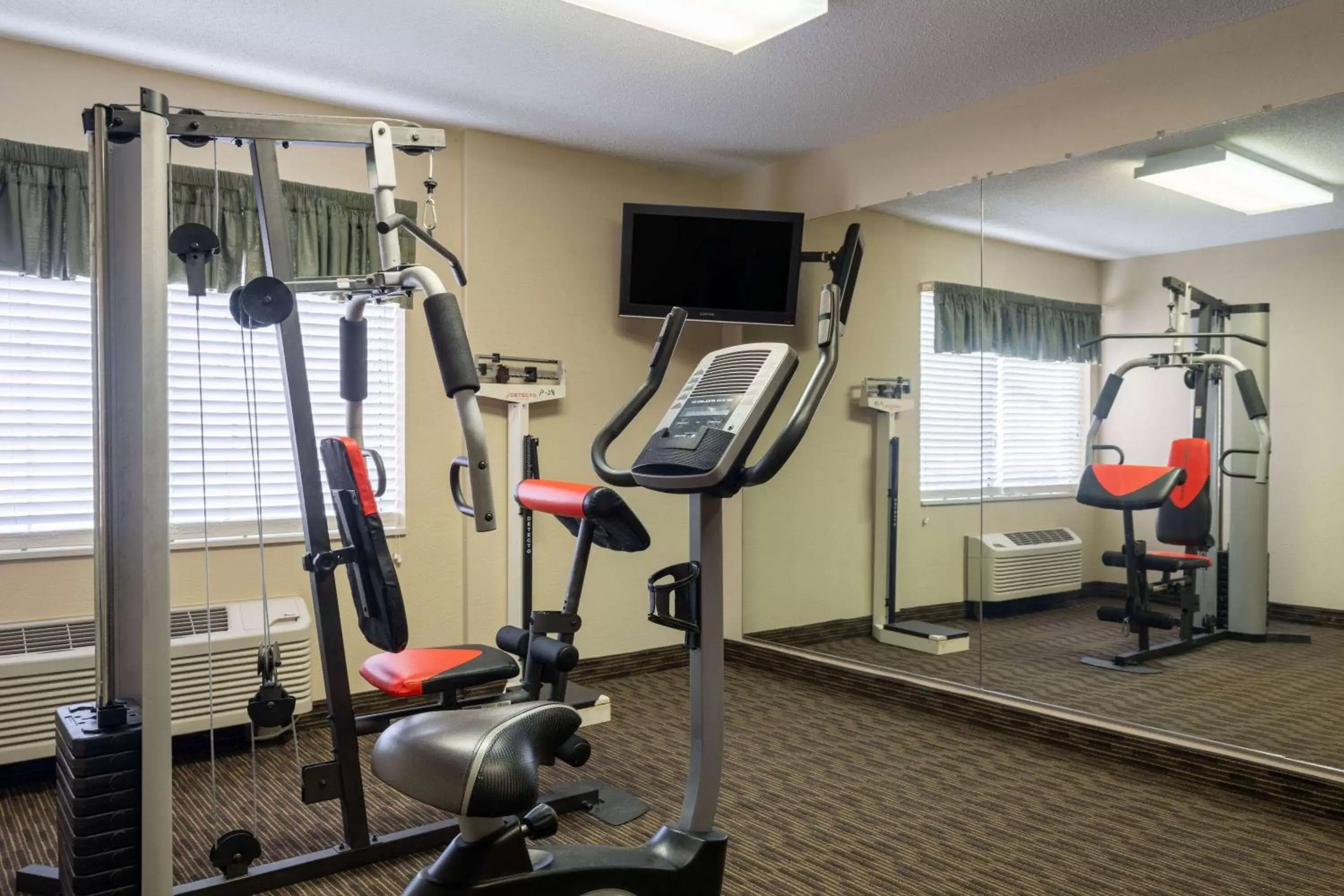 Fitness centre/facilities, Fitness Center/Facilities in AmericInn by Wyndham Cedar Rapids North